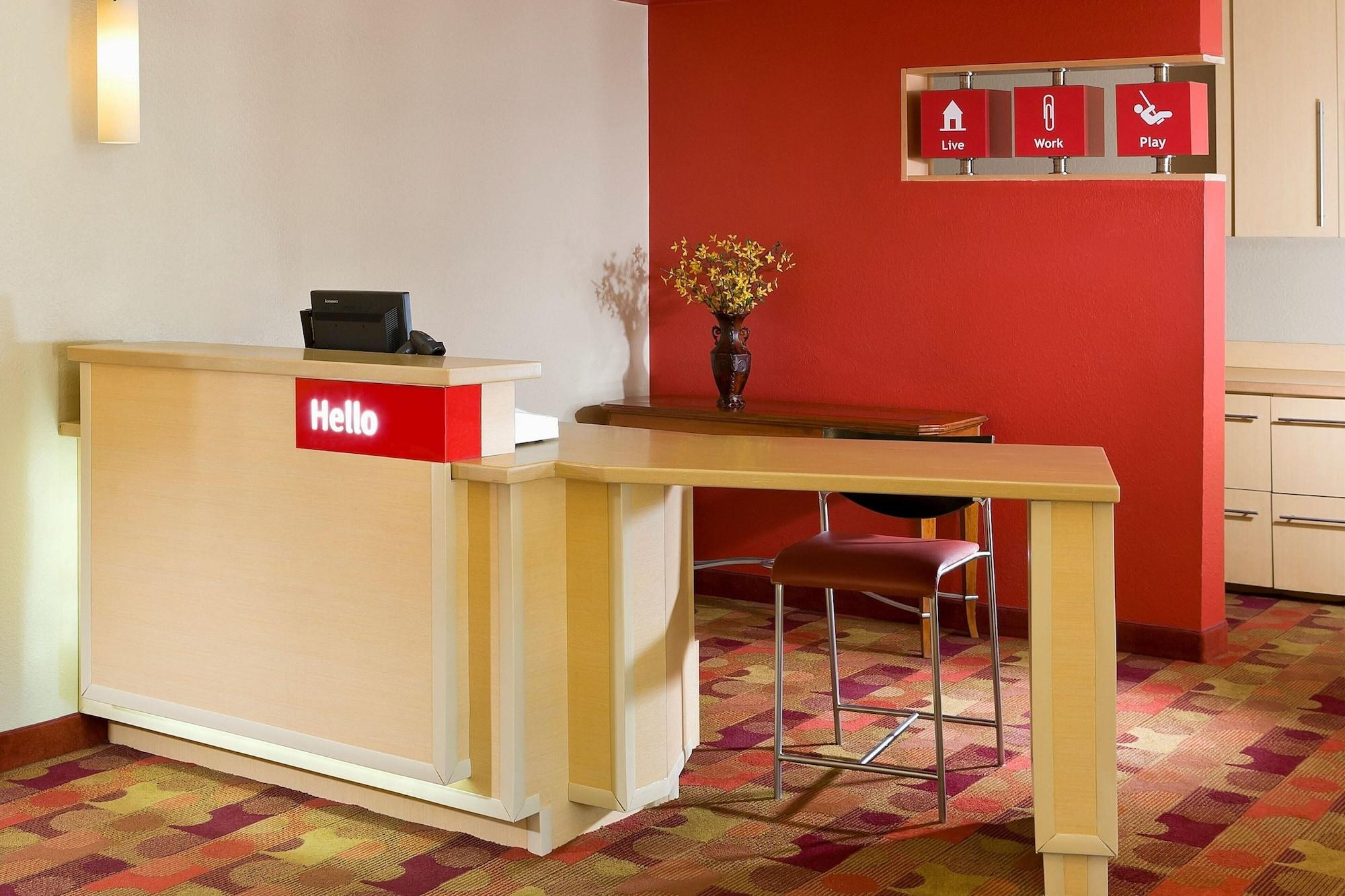 Vista Lobby TownePlace Suites Dallas Bedford