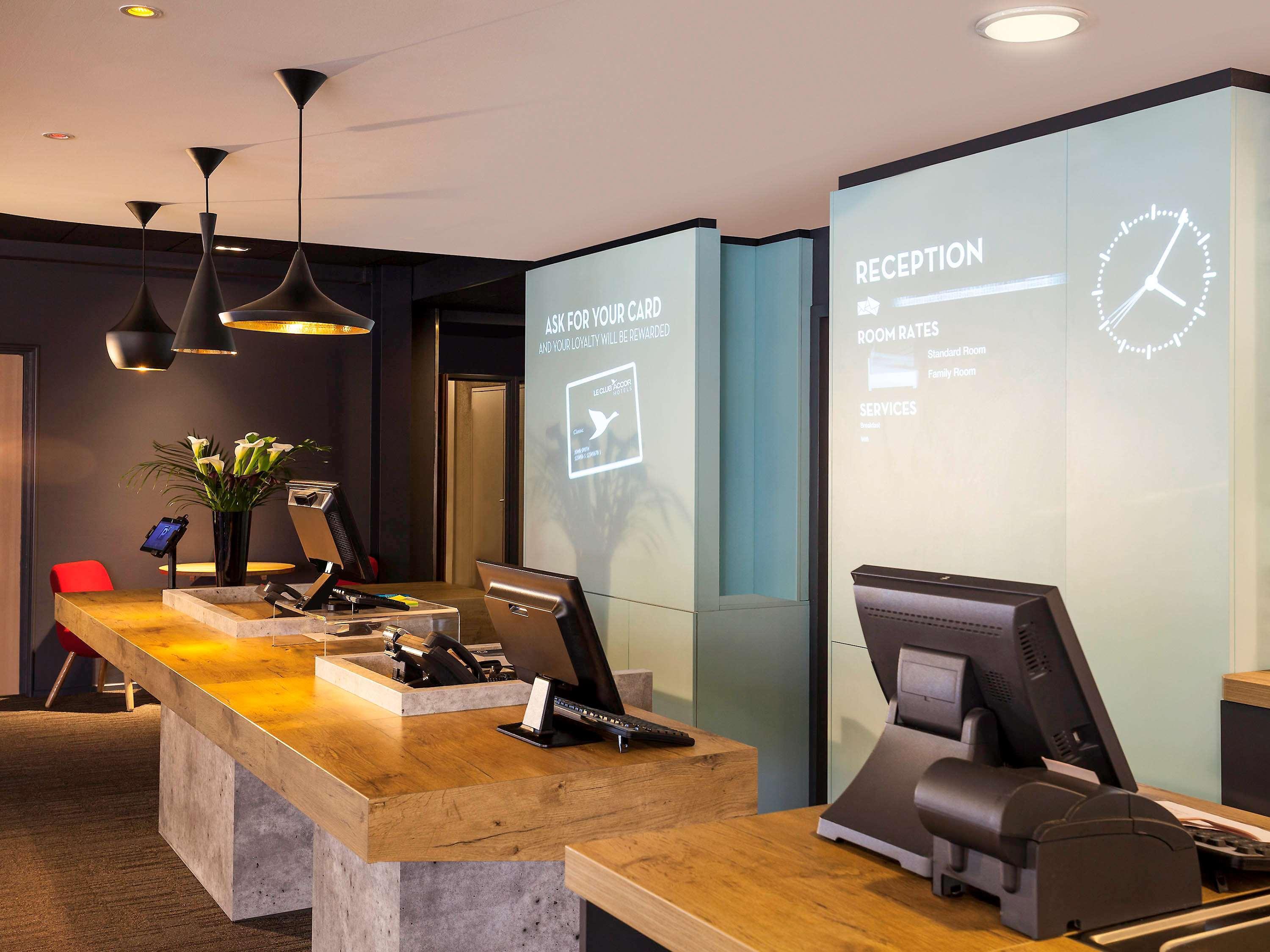 Bar/Salón ibis London Barking