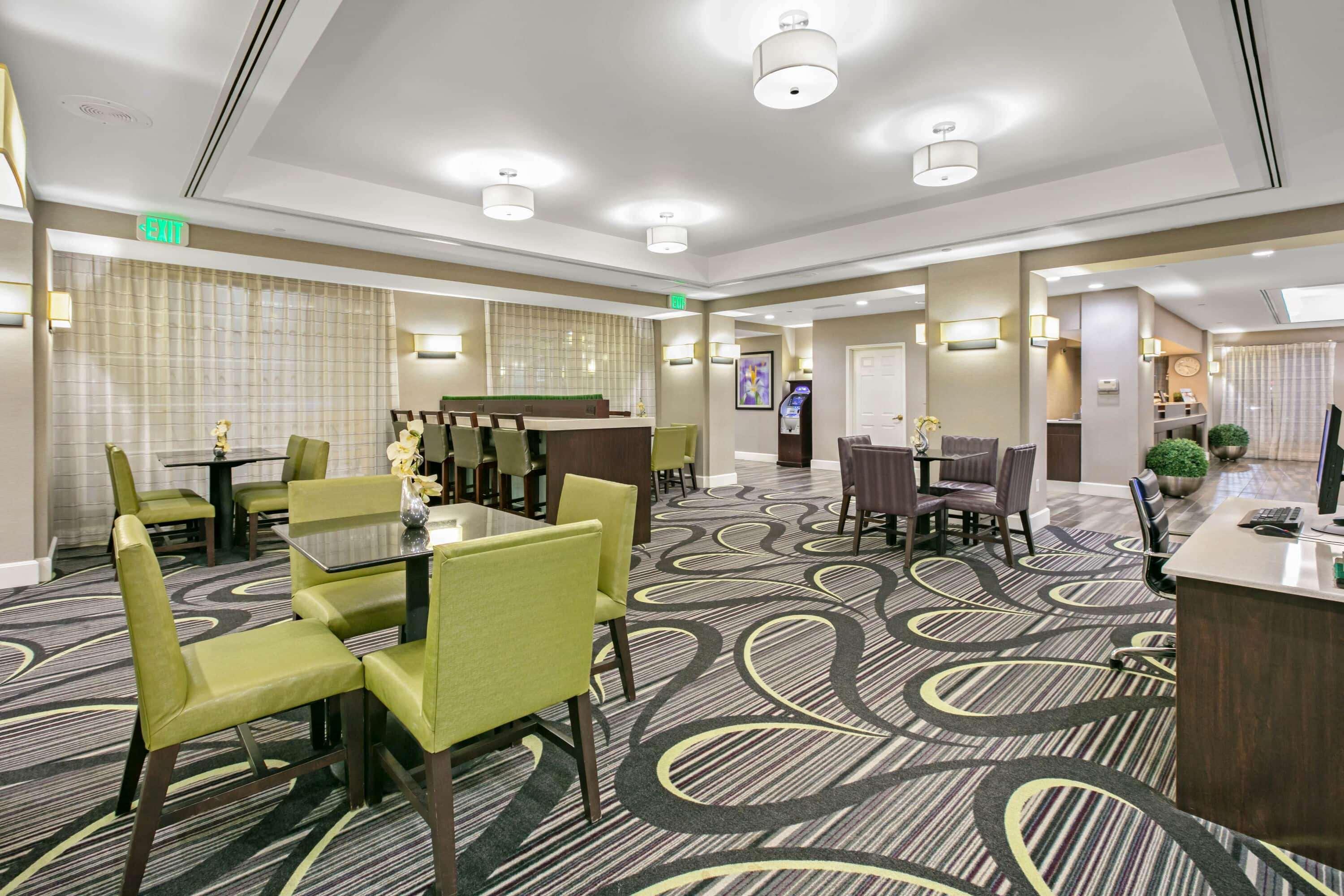 Restaurant La Quinta Inn & Suites by Wyndham DFW Airport South / Irving