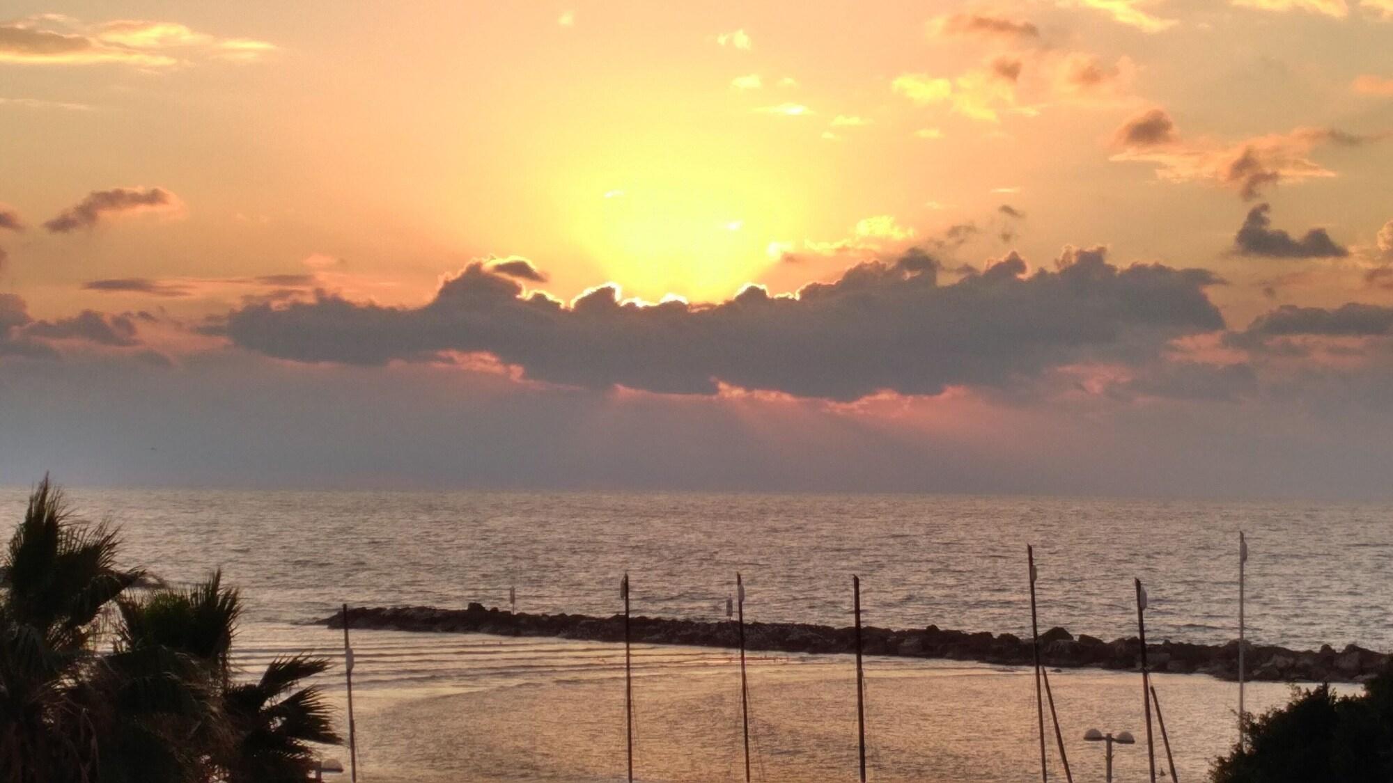 Playa Marina Ben Gurion Hostel