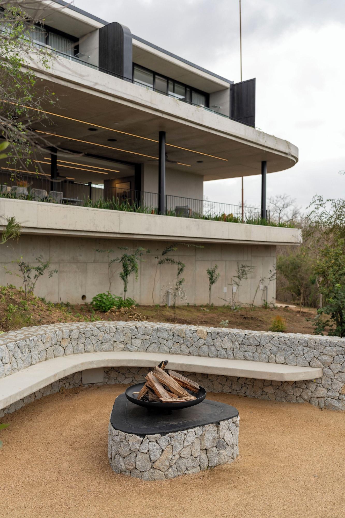 Vista Exterior Shiviko Kruger
