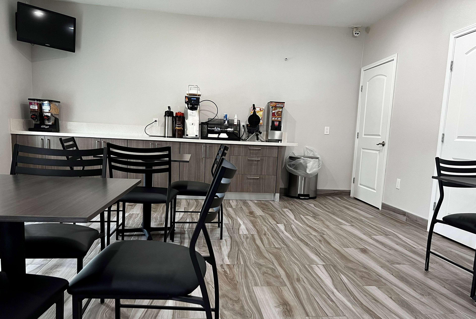 Restaurant Super 8 by Wyndham Houston North I-45