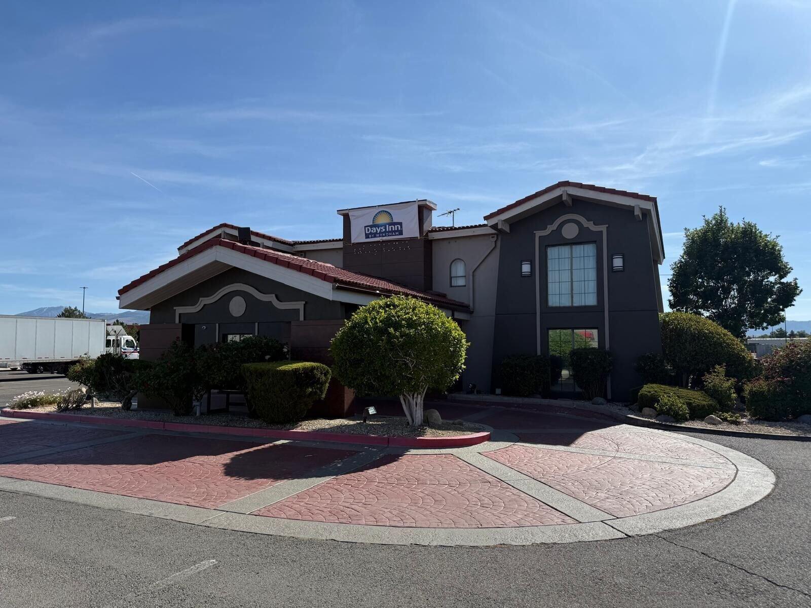 Vista Exterior Days Inn by Wyndham Reno