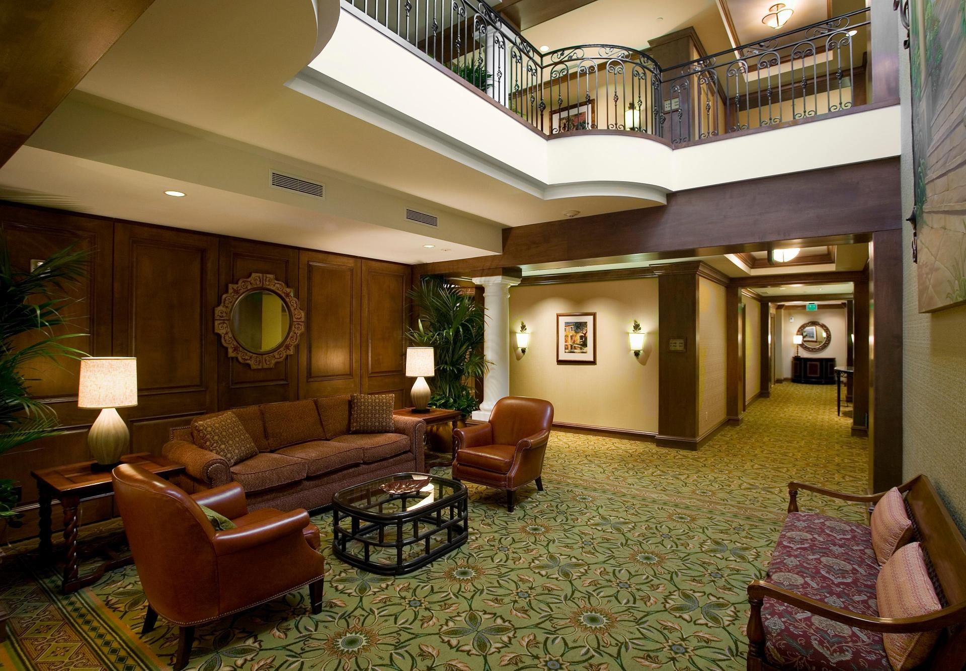 Vista Lobby Harbor View Inn