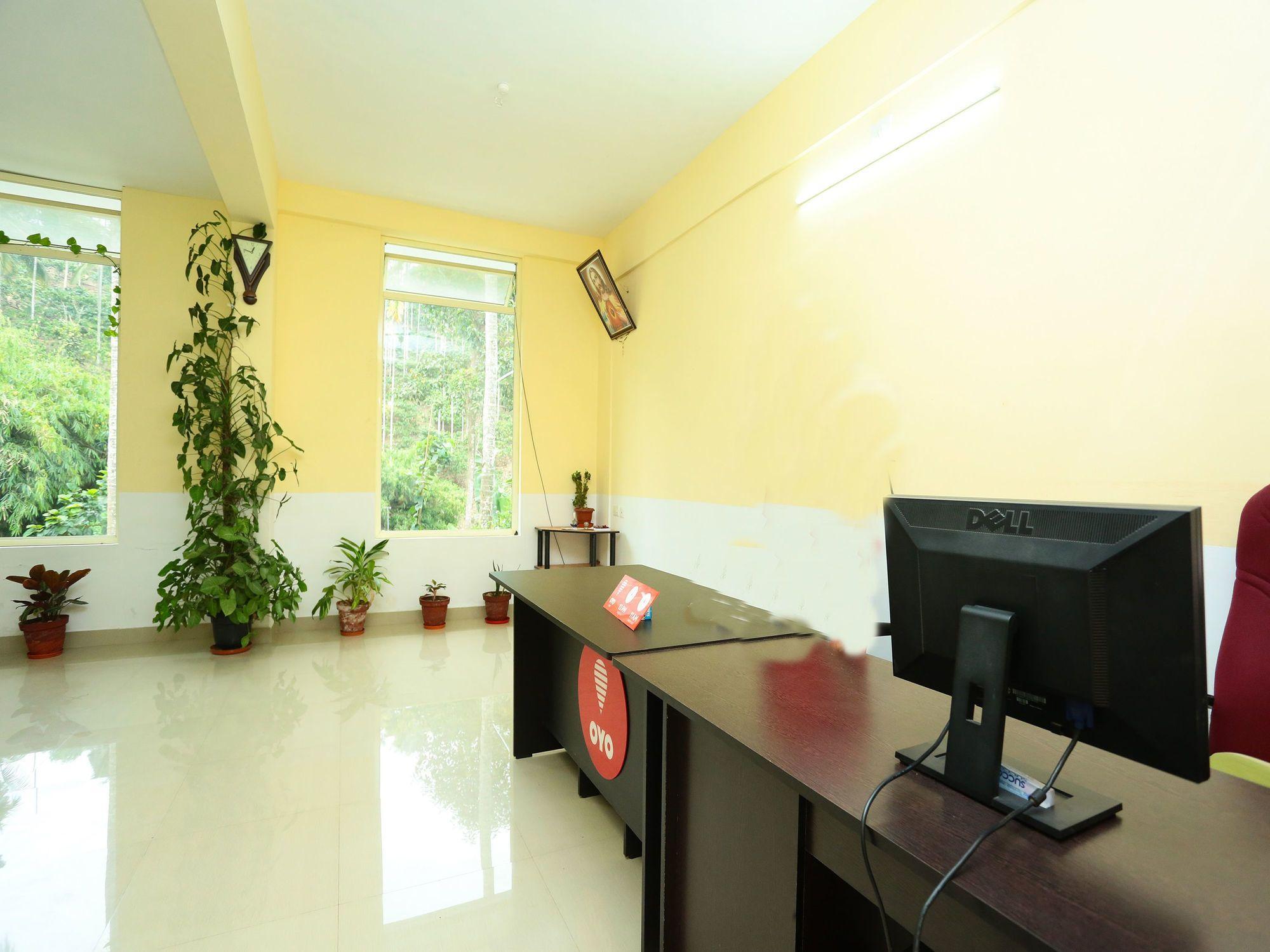 Vista Lobby OYO 11516 Wayanad Royal Stream