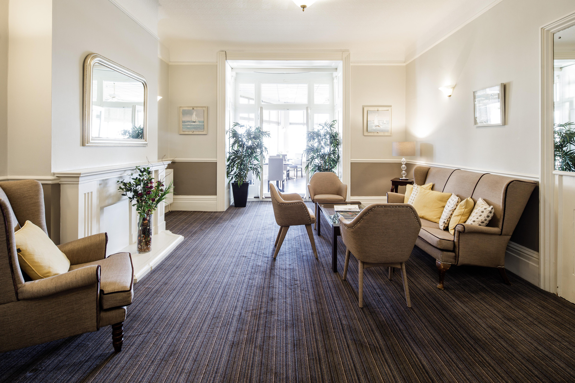 Vista Lobby Ommaroo Hotel