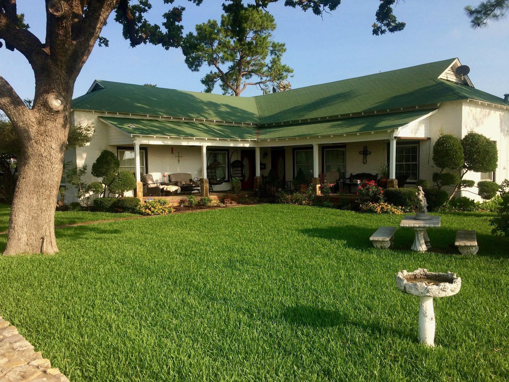 Varios The Old Liberty Schoolhouse B&B