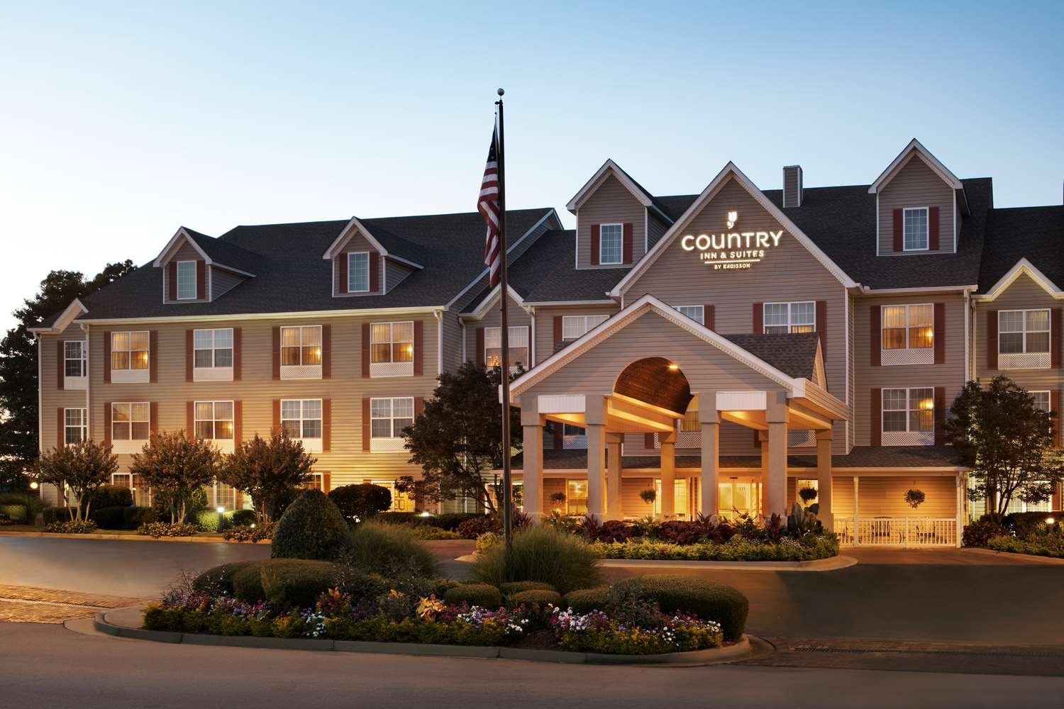 Vista Exterior Country Inn & Suites Atlanta-Airport North