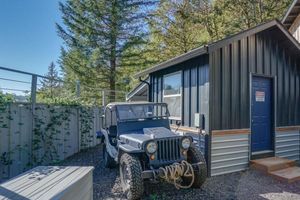 Alquiler Vacacional - Jurassic Themed Adventure 4BR Home With Hot Tub