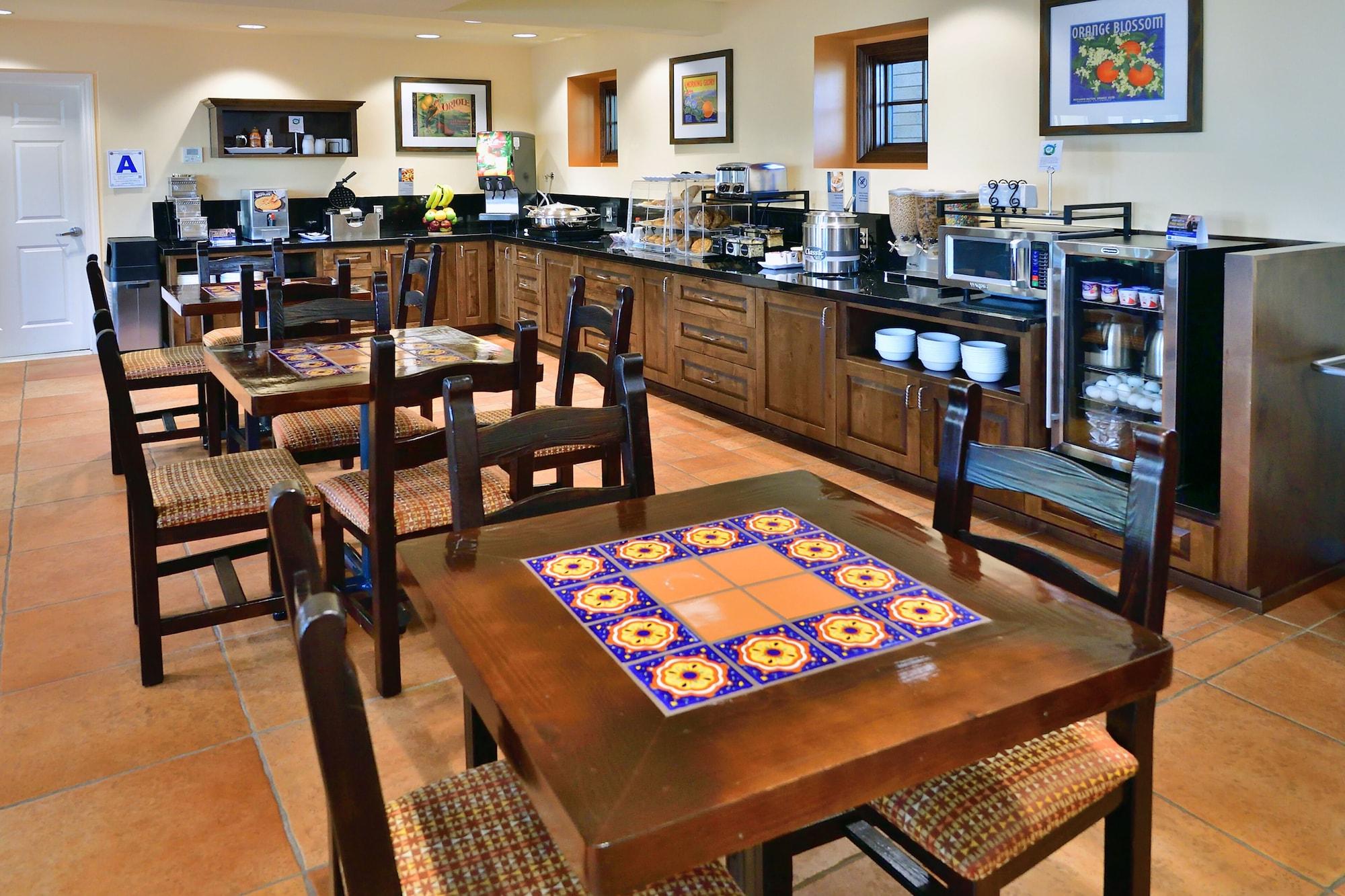 Restaurant Lamplighter Inn & Suites at SDSU