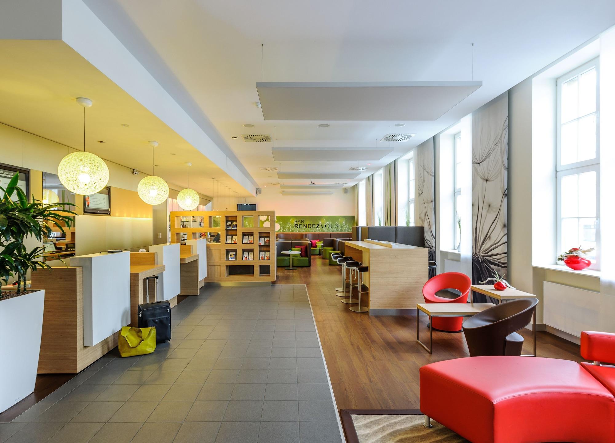 Vista Lobby ibis Karlsruhe Hauptbahnhof
