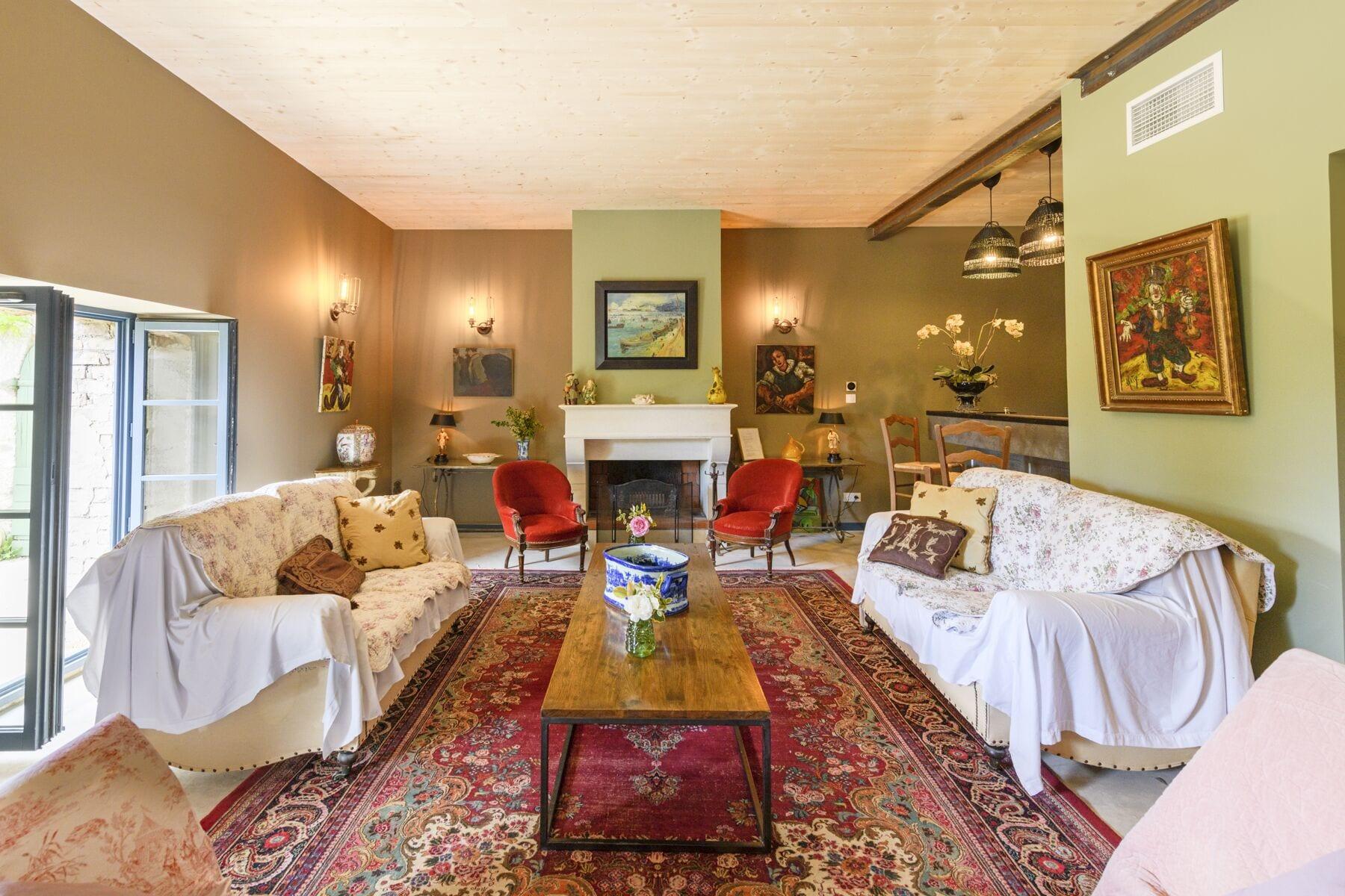 Bar/Salón Bastide de Bellegarde