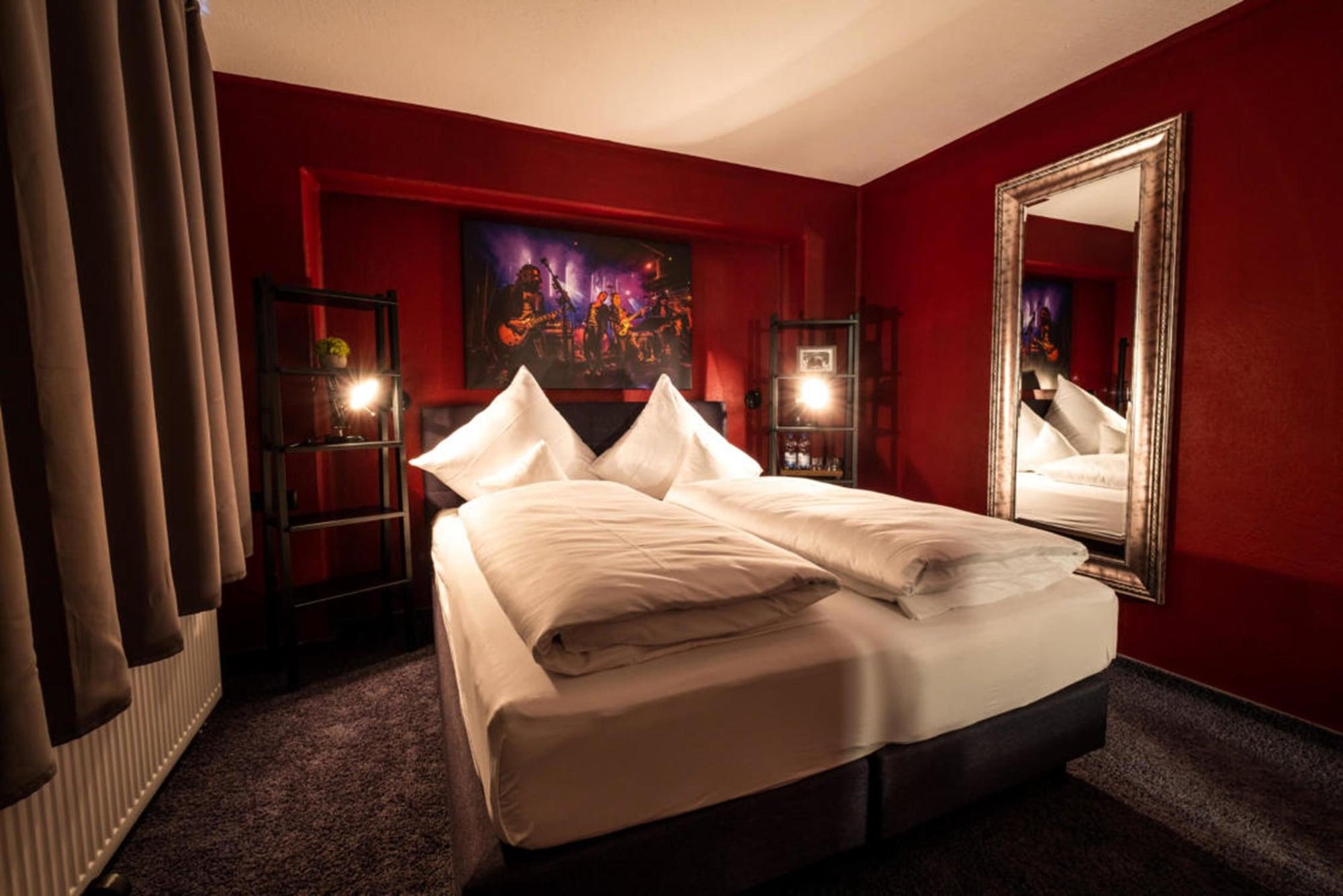 Varios Engel Hotel und Diner