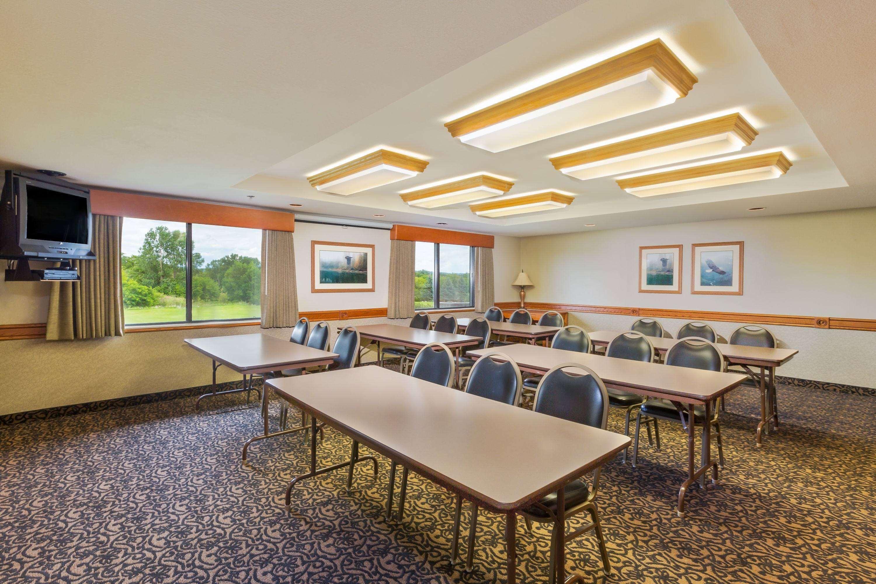 Centro de Negocios Americinn By Wyndham Wabasha