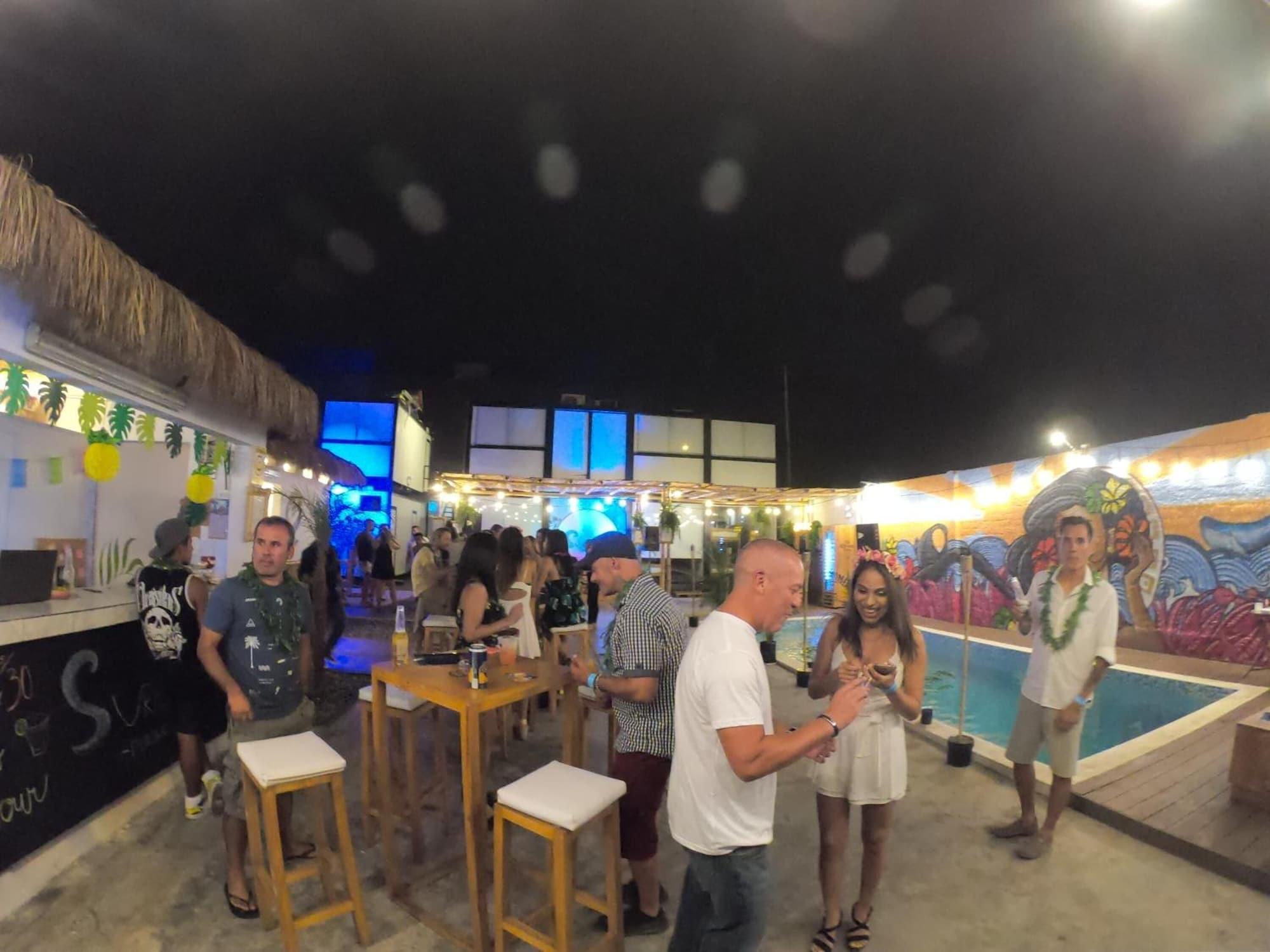 Bar/Salón Surfari Punta Rocas