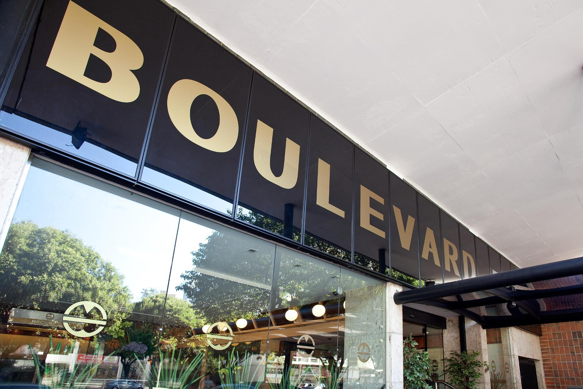Vista Exterior Hotel Boulevard Plaza