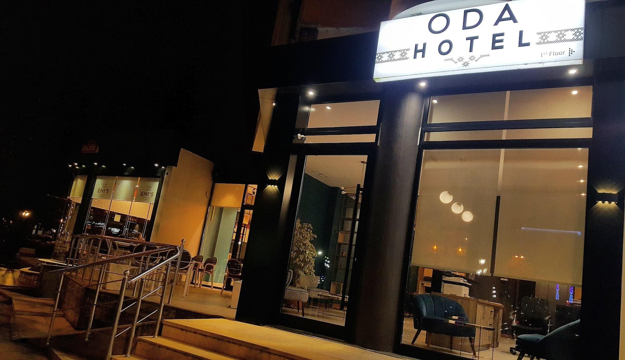 Varios Oda Hotel Tirana