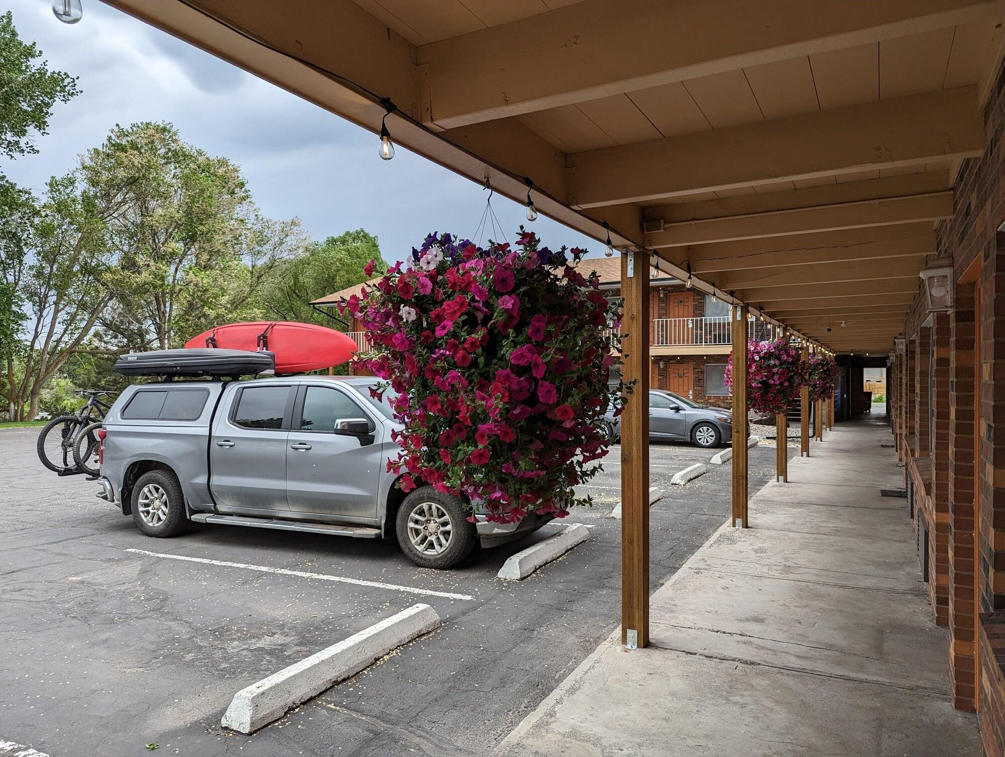 Vista Exterior Henry's Fork Inn