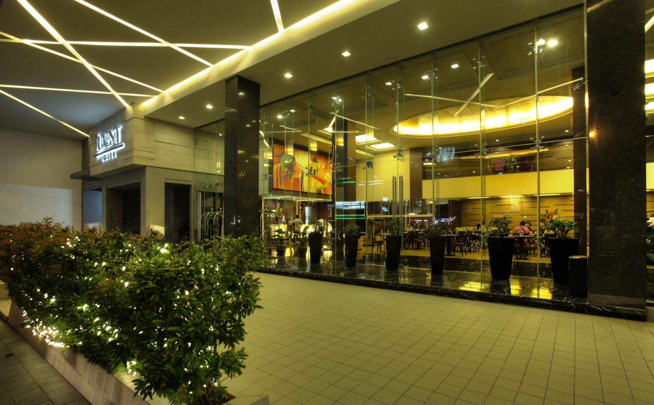 Vista Exterior Luxent Hotel