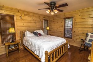 Alquiler Vacacional - Location location!!!!Beautiful Log Cabin Retreat in the Aska Adventure Area.