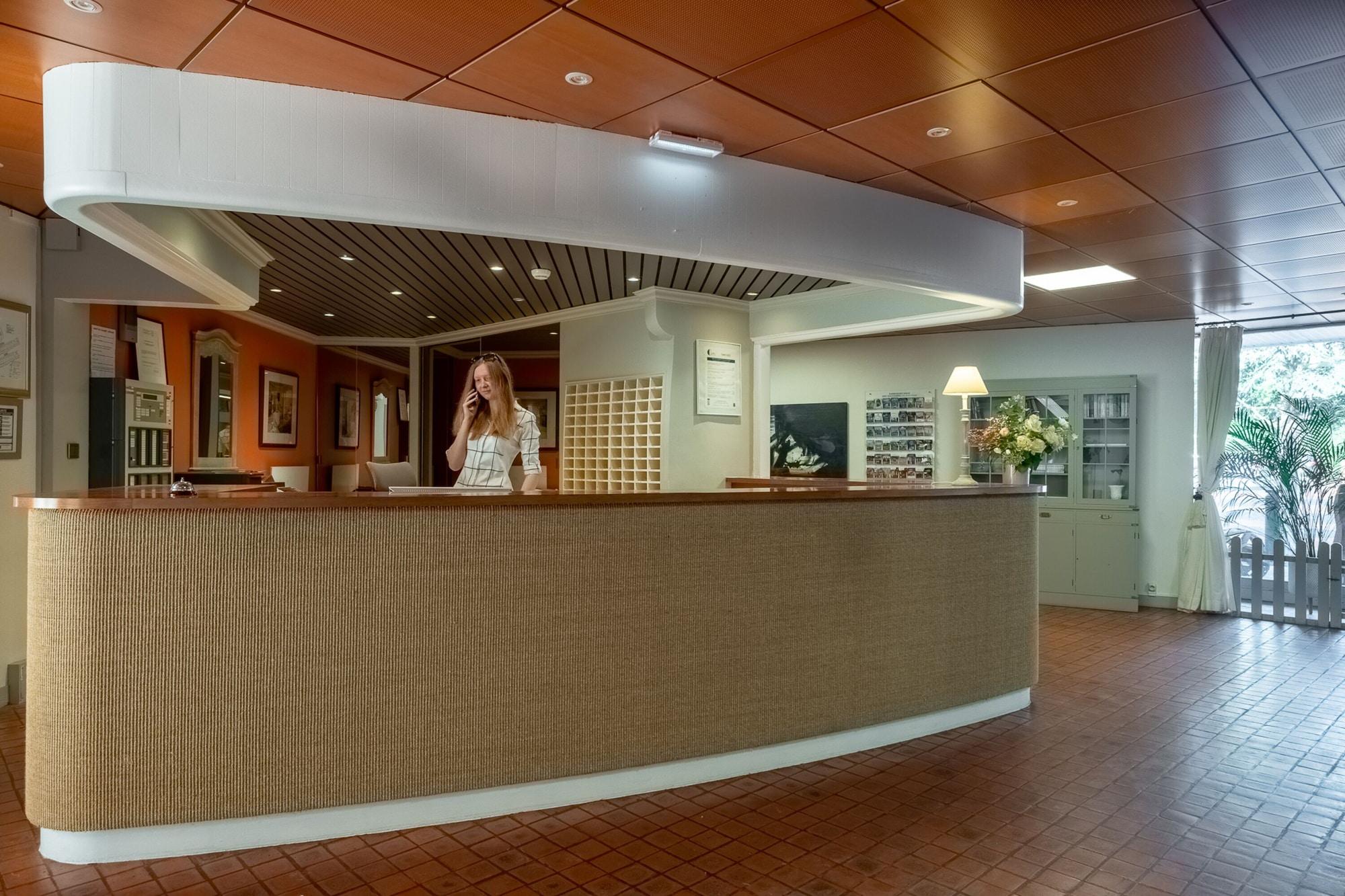 Vista Lobby Hôtel Causse Comtal Rodez, The Originals Relais