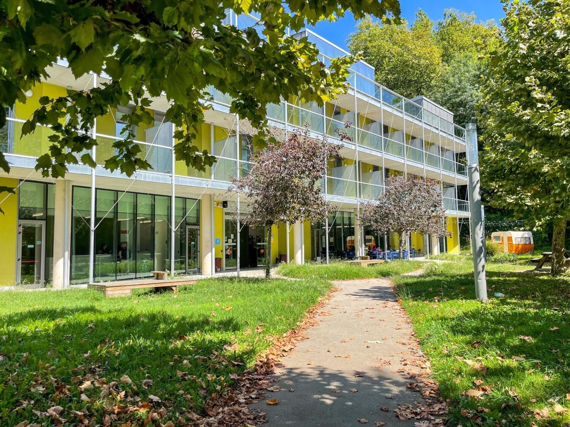 Varios Uba Hostel