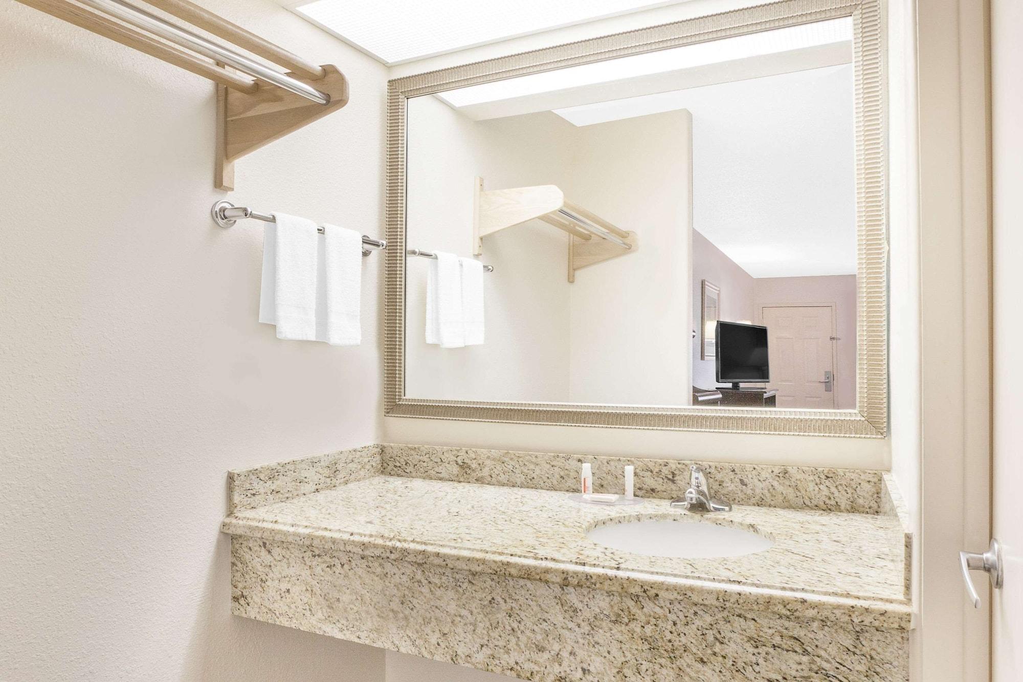 Equipamiento de Habitación Super 8 by Wyndham Corpus Christi