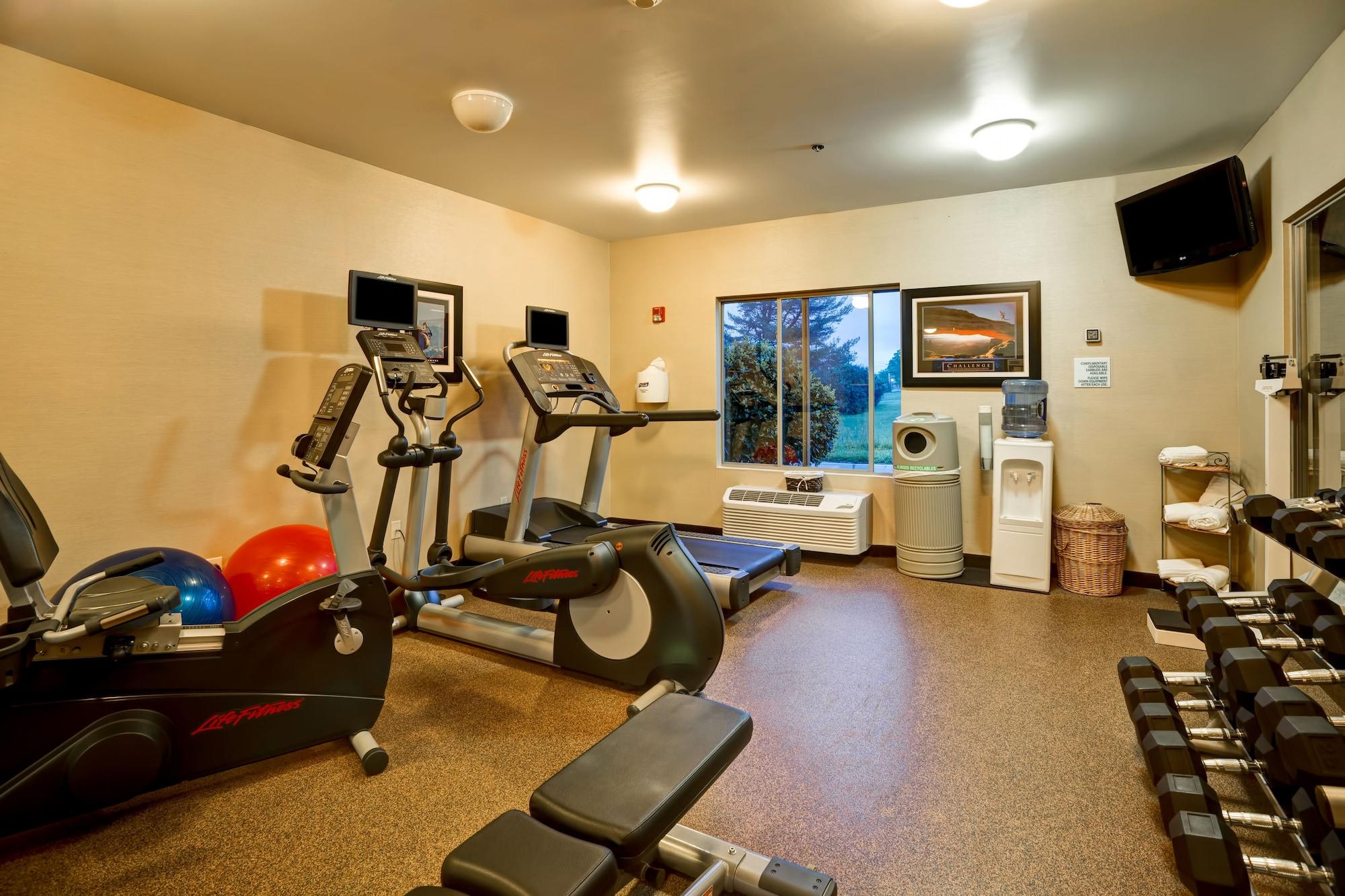 Gimnasio Holiday Inn Express Hotel & Suites Christiansburg by IHG