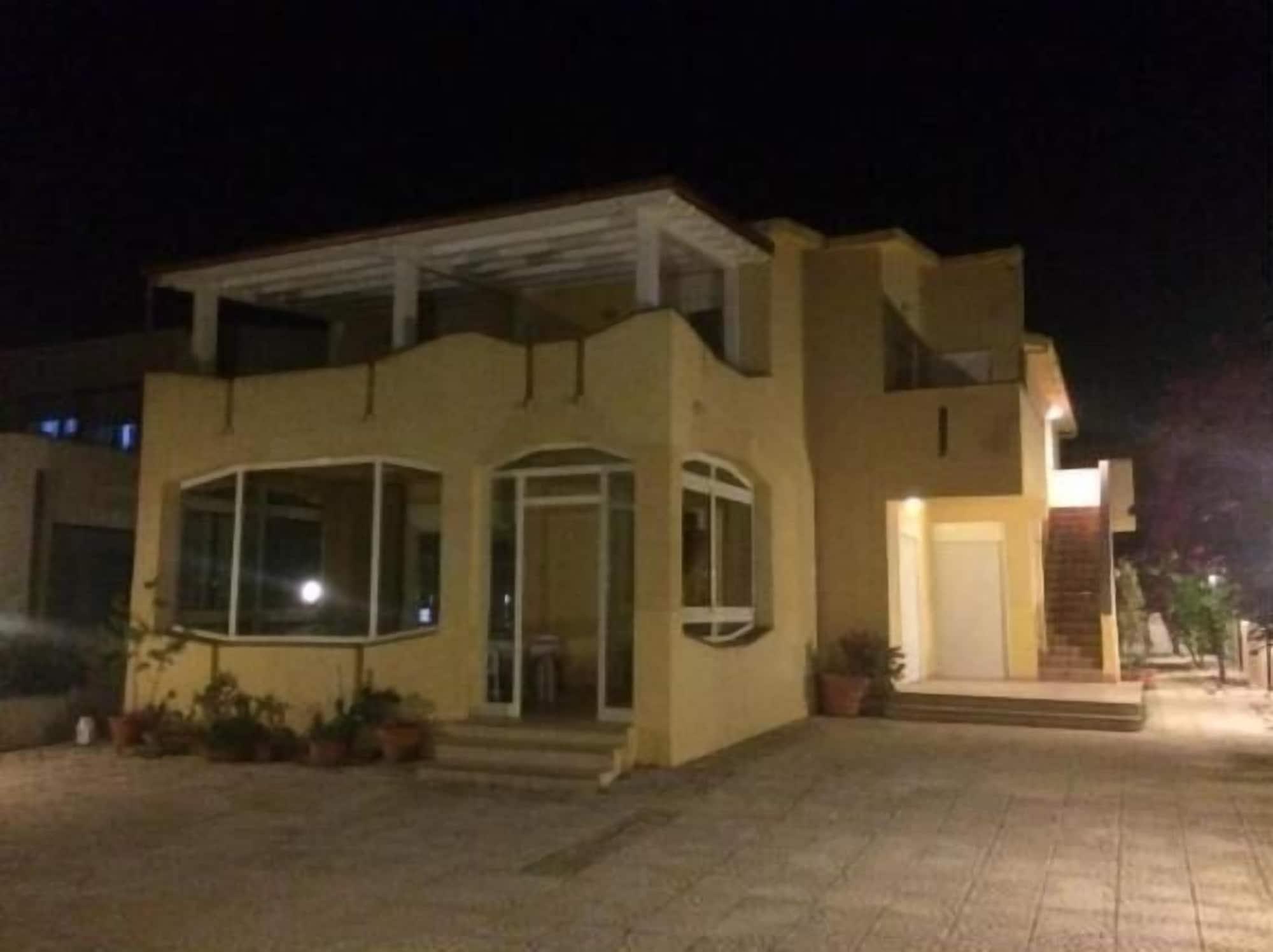 Vista Exterior Villa Amico B&B