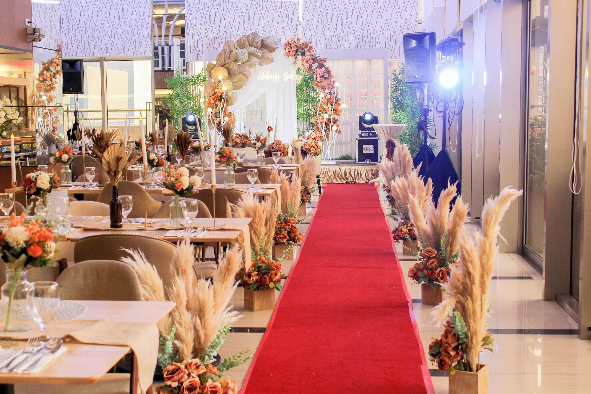 Vista Lobby Ramada by Wyndham Manila Central