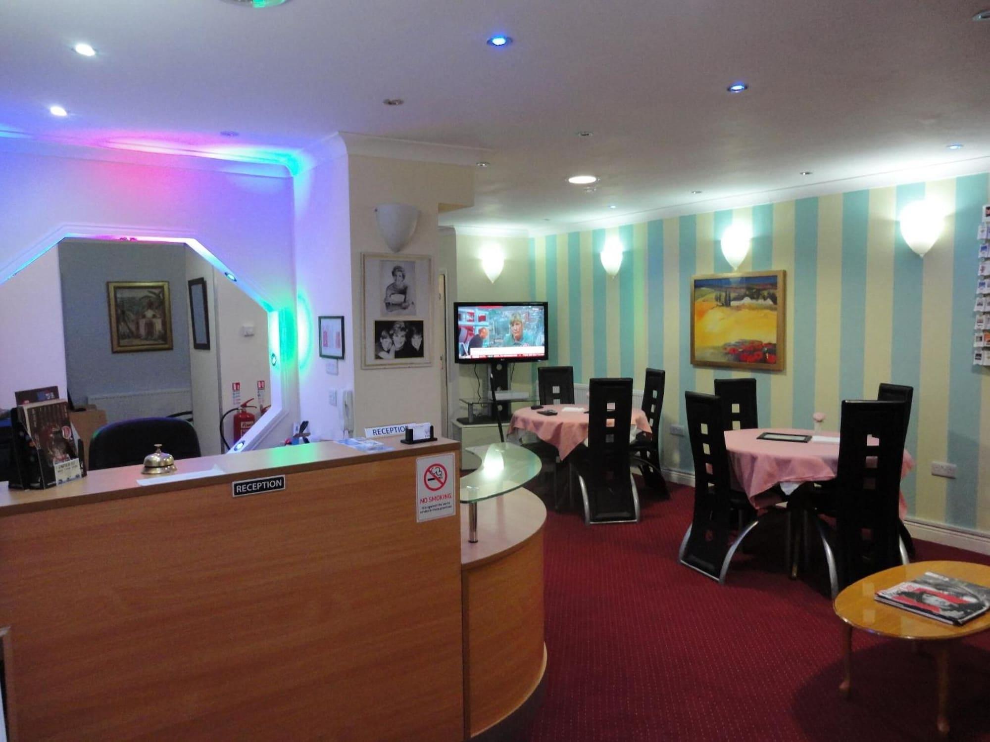 Vista Lobby City View Hotel Roman Road Market