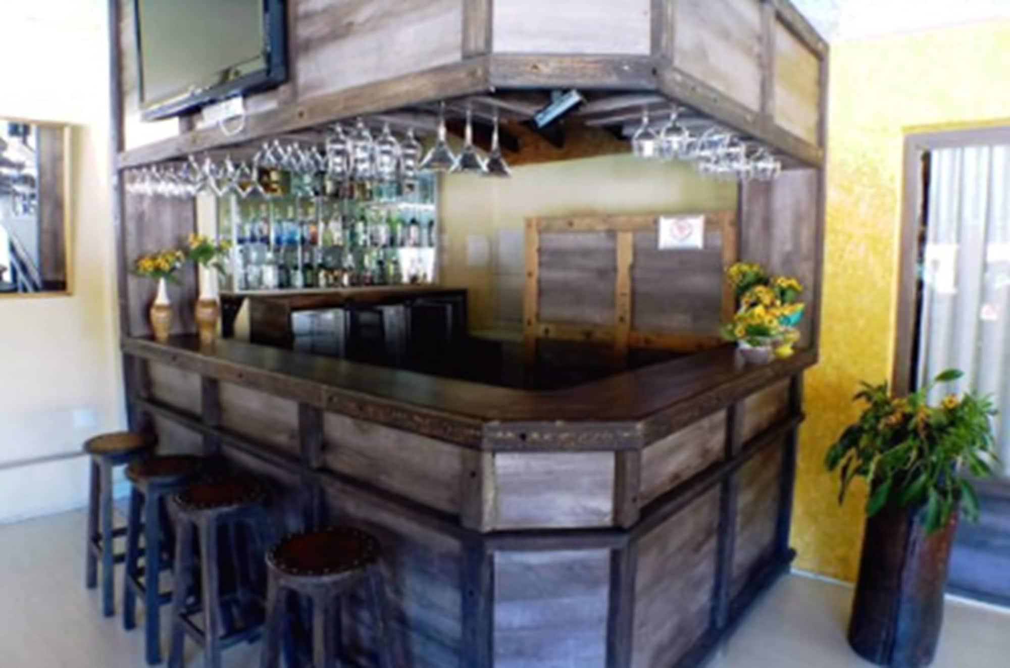 Bar/Salón Hotel JB