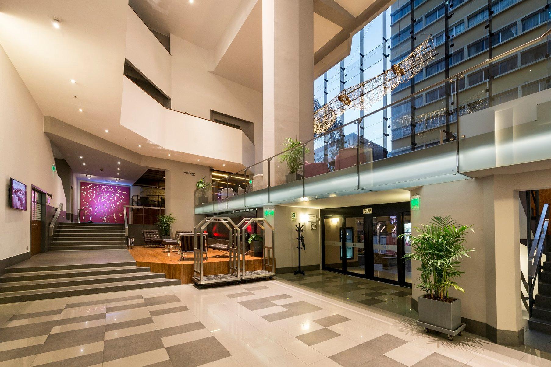 Vista Lobby Crowne Plaza Lima Hotel