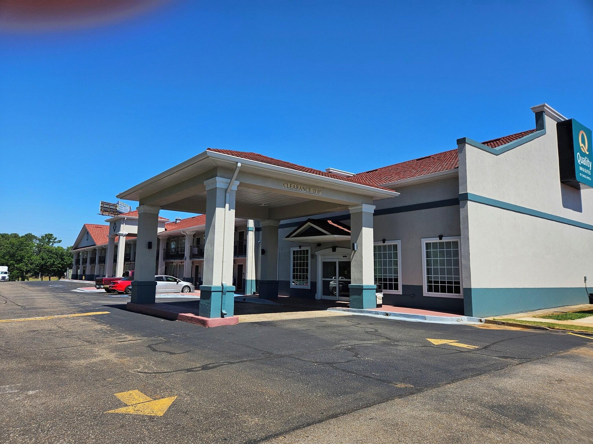 Vista Exterior Quality Inn & Suites Greenville I-65