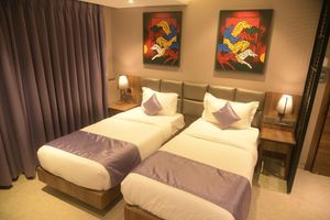 Alojamiento - Hotel Bindra Supremacy