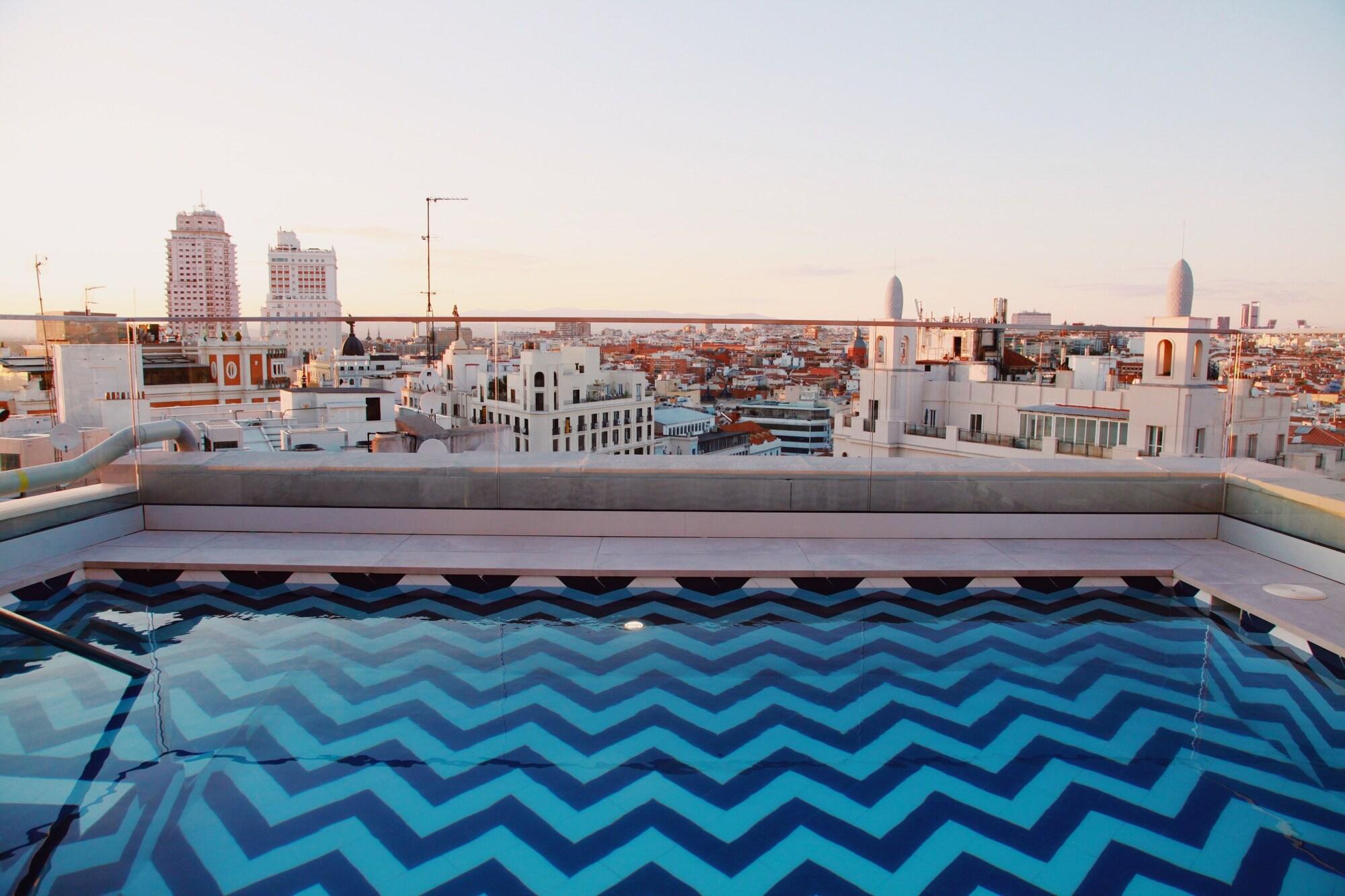 Vista Piscina Room Mate Macarena, Madrid Gran Vía