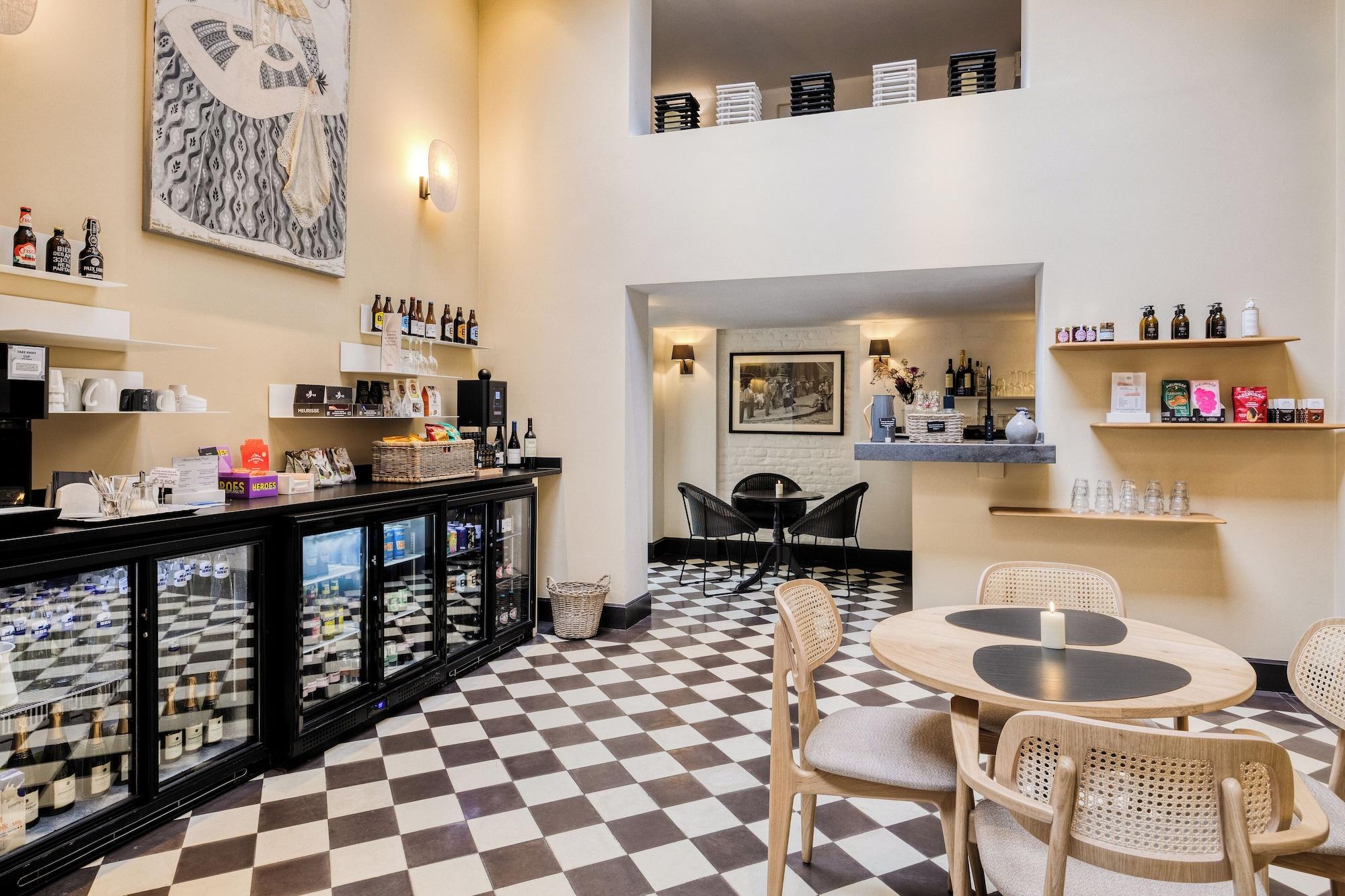 Bar/Salón Made in Louise