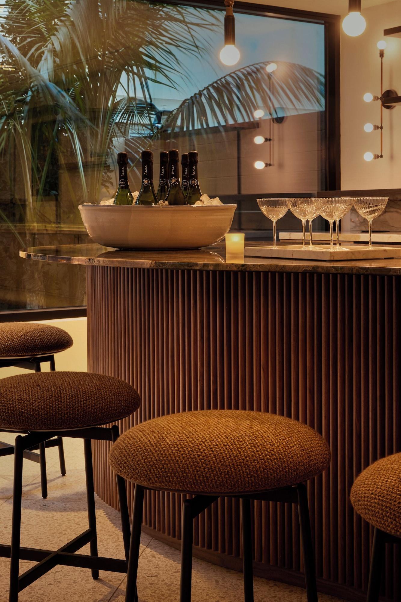 Bar/Salón The Bower Coronado