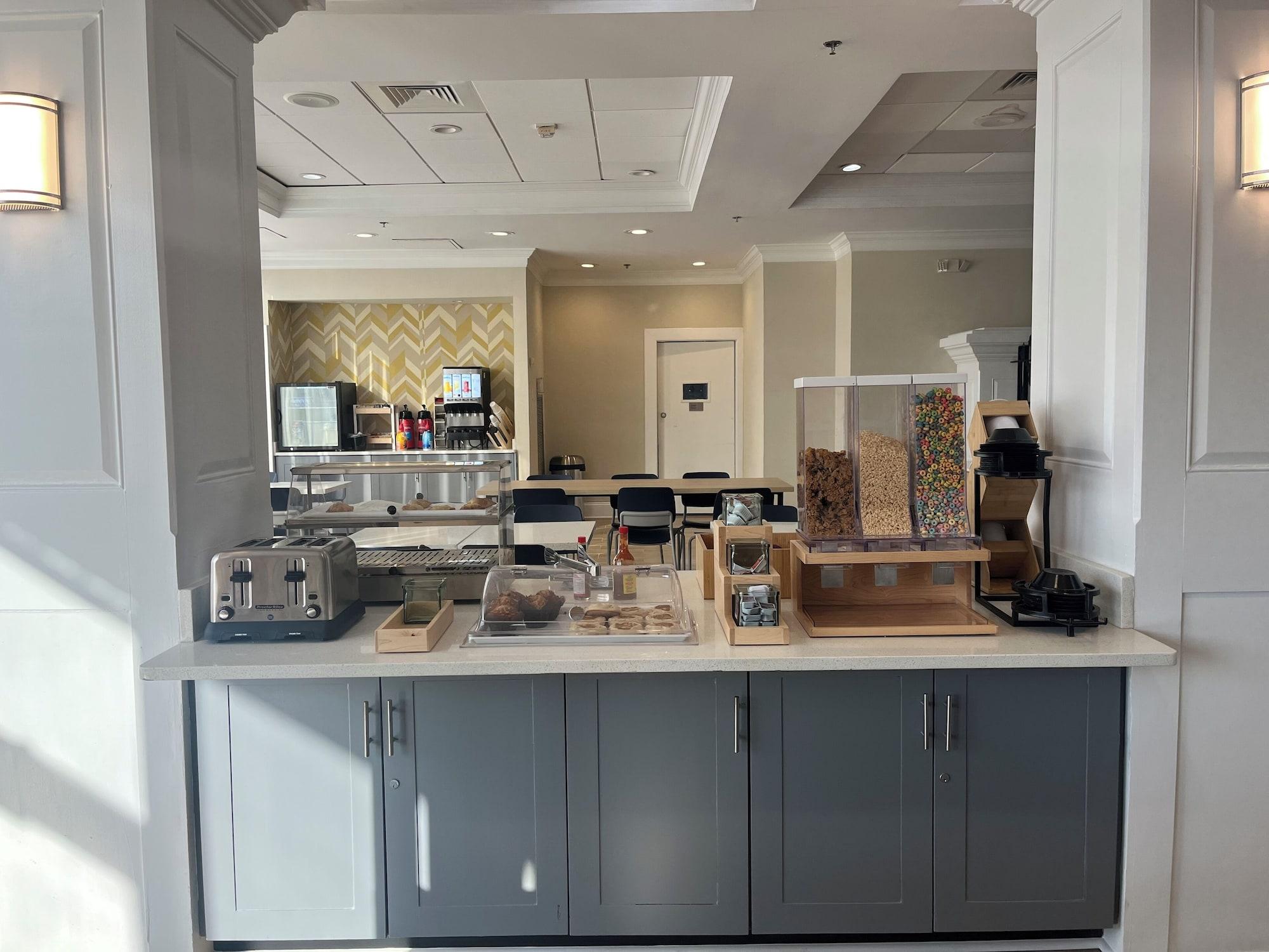 Restaurant City Express by Marriott New Orleans 1-10