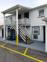 Alojamiento - Budget Inn Motel Suites