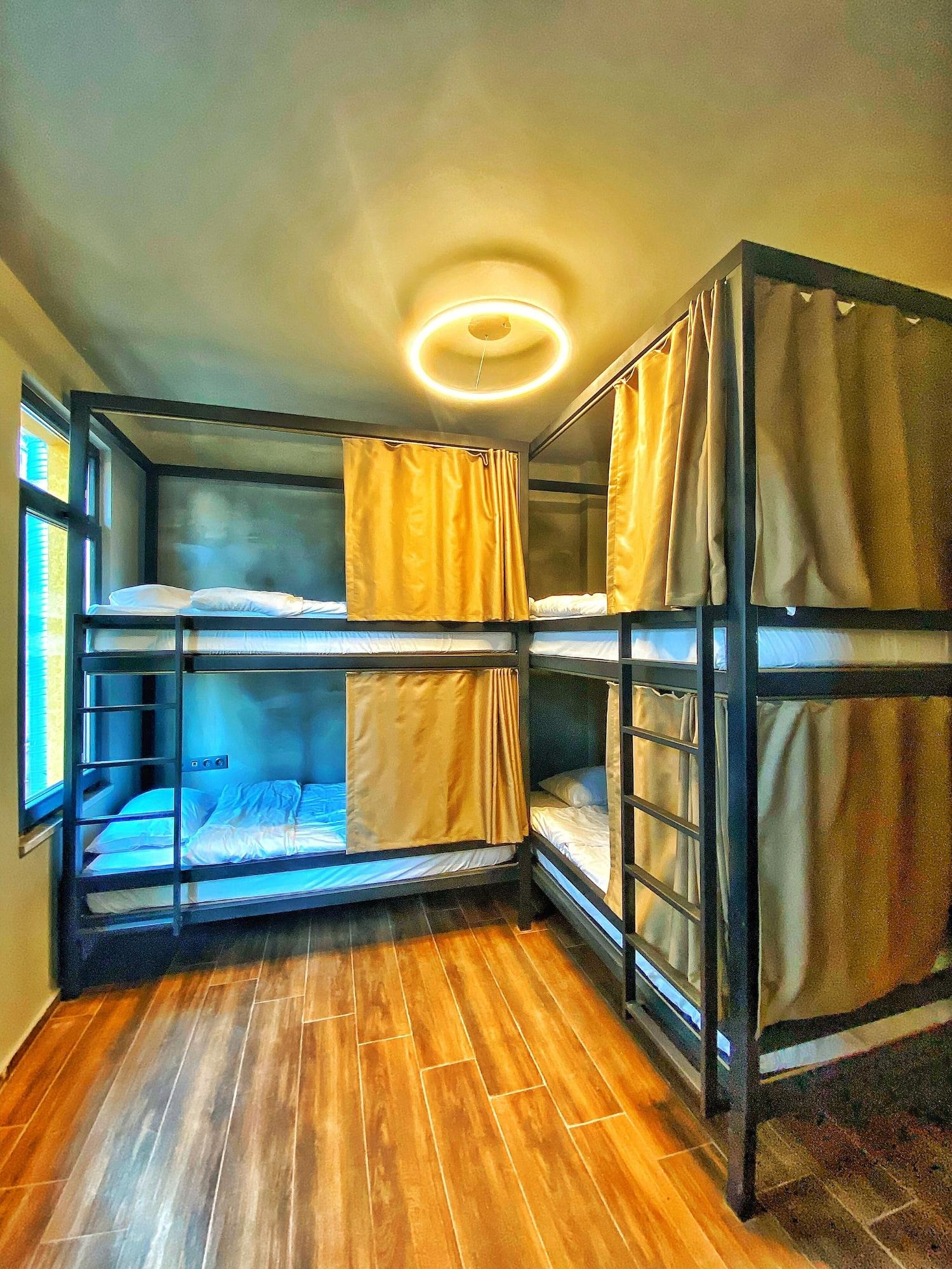 Varios Nomad Hostel Karakoy