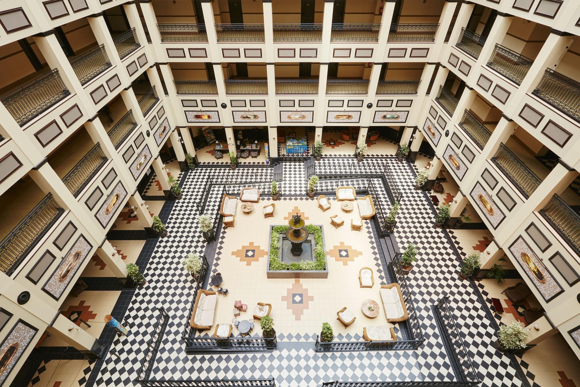 Vista Lobby PortAventura Hotel Gold River - Includes unlimited access to PortAventura Park & 1 access to Ferrari Land