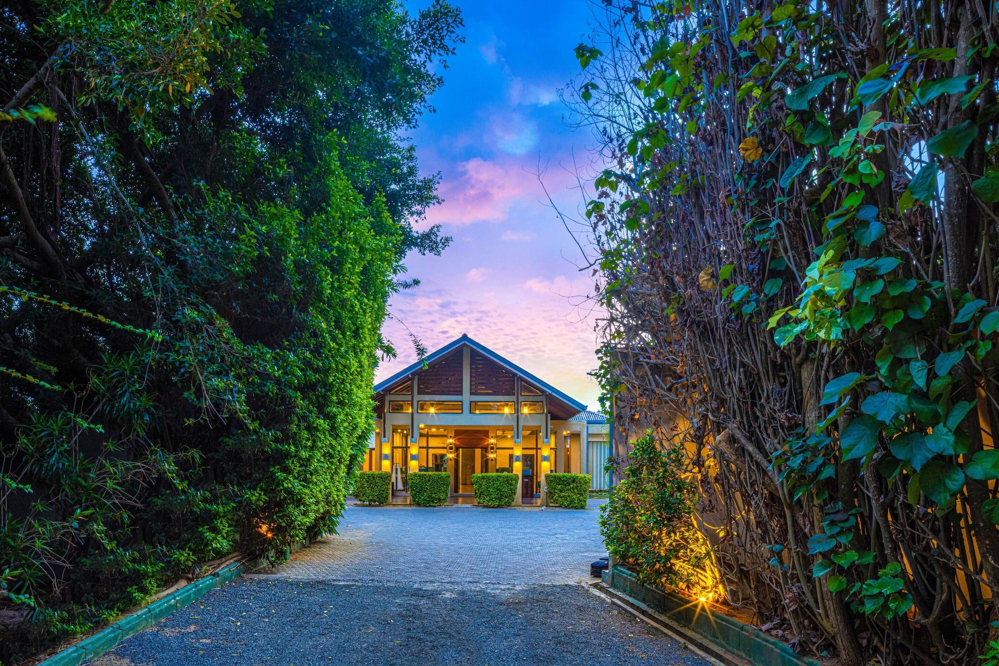 Vista Exterior Chaarya Resort & Spa by Chandrika