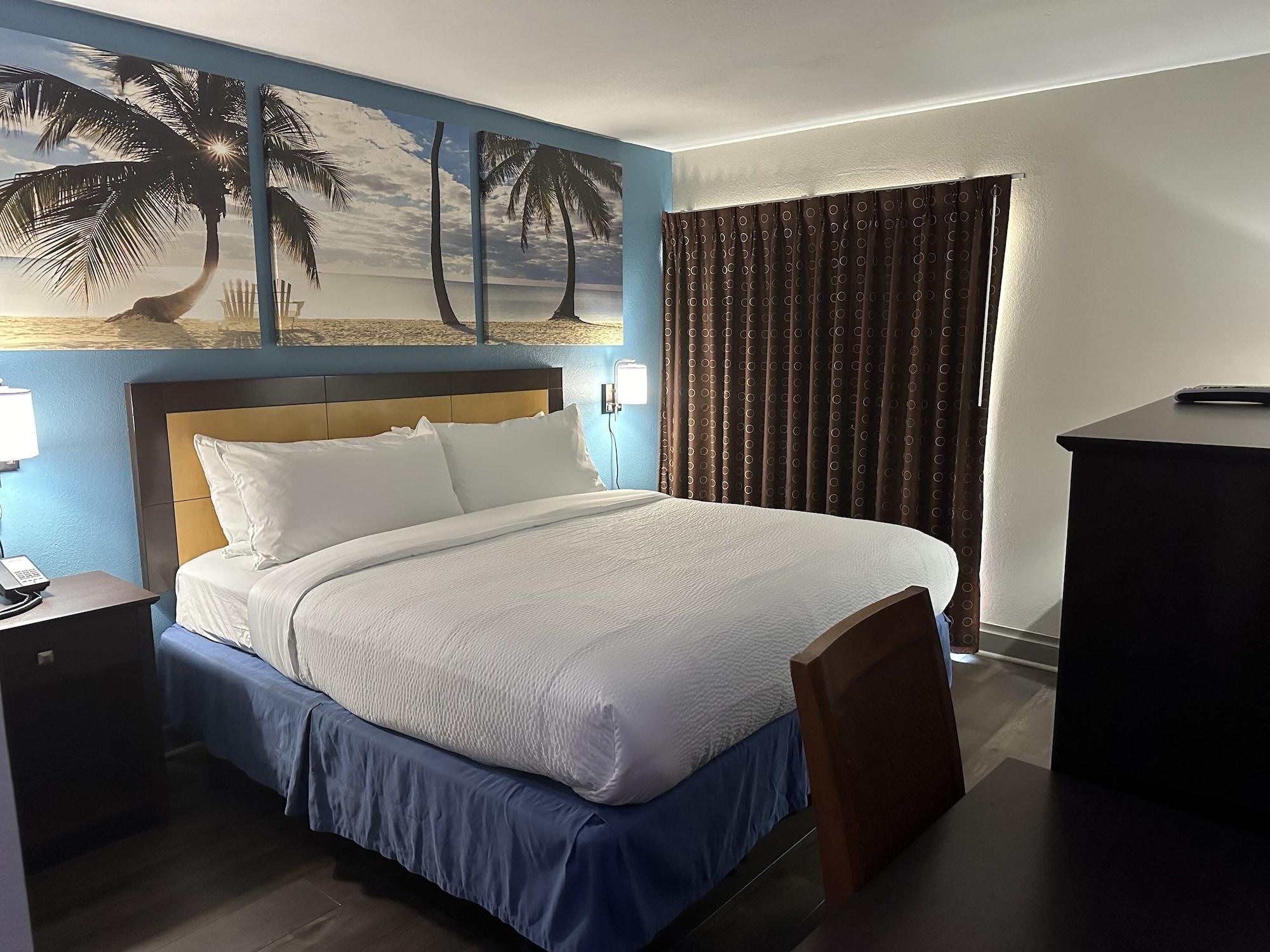Habitación Days Inn & Suites by Wyndham Tampa near Ybor City