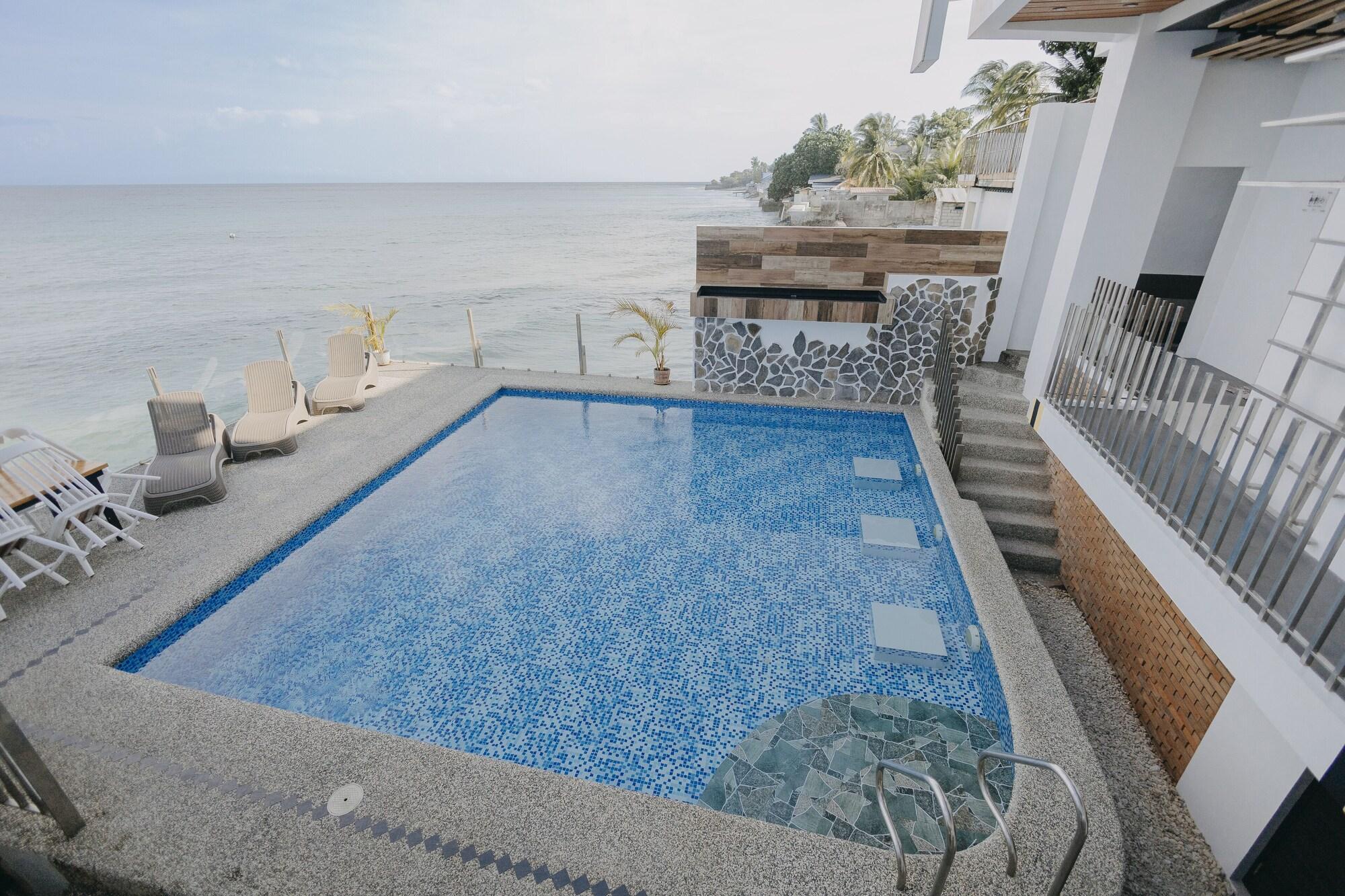 Vista Piscina The Marc Vannelli Oslob