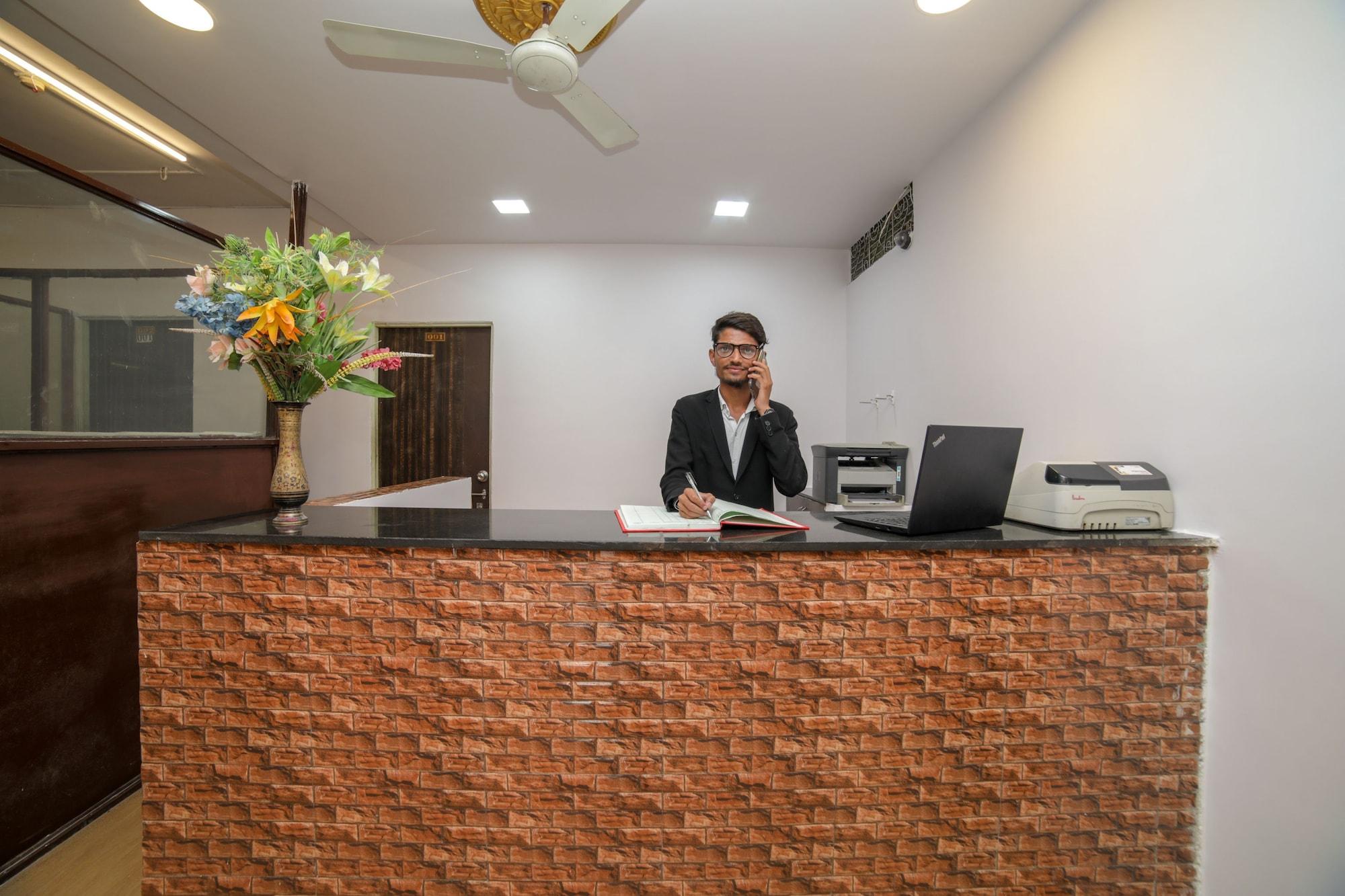 Vista Lobby OYO 29093 Hotel A3 & Restaurant