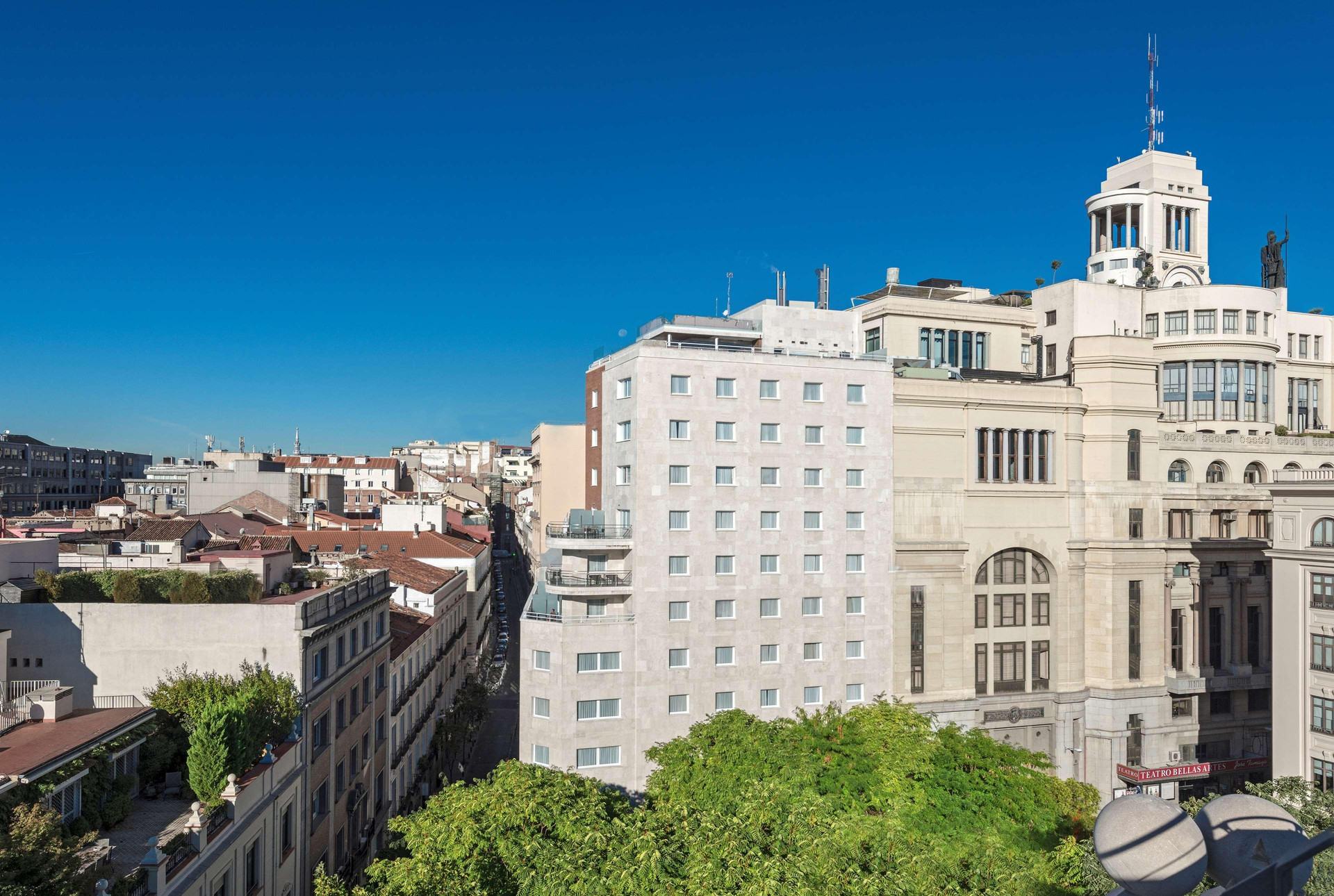 Vista Exterior NH Collection Madrid Suecia