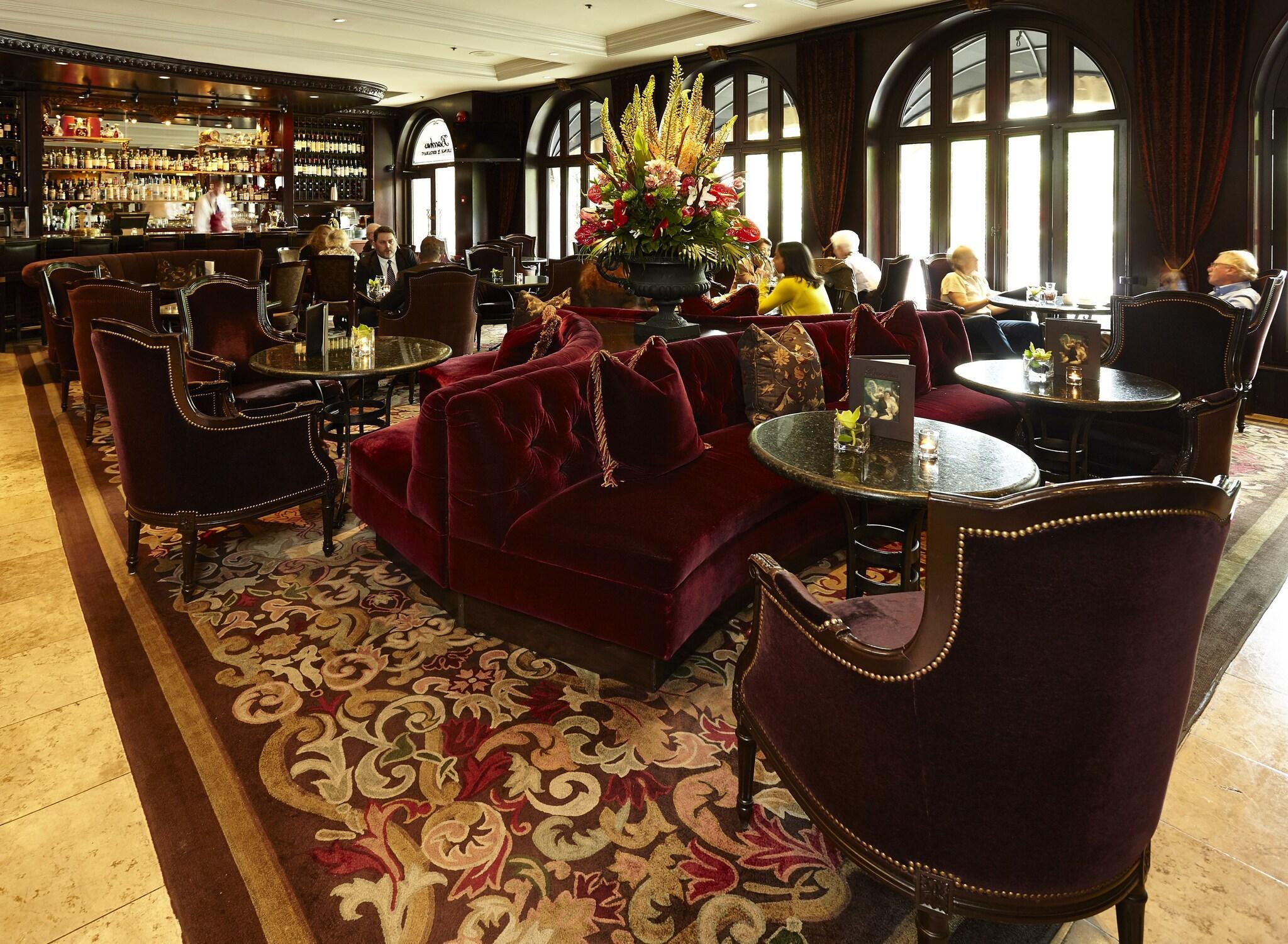 Vista Lobby Wedgewood Hotel & Spa
