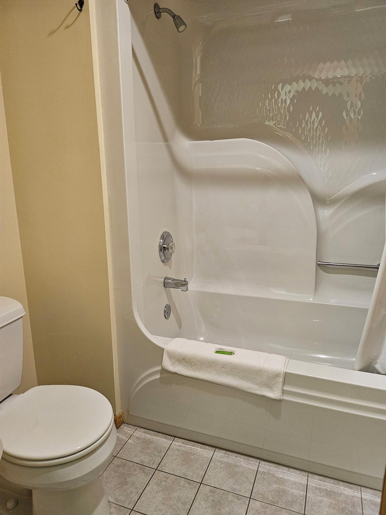 Equipamiento de Habitación Budget Host Inn & Suites