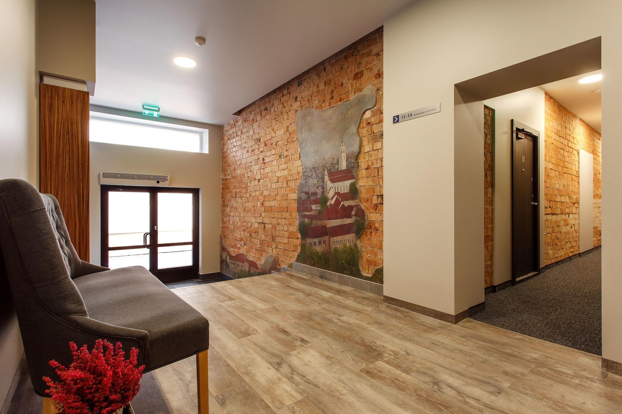 Varios Old Town Trio Apartments